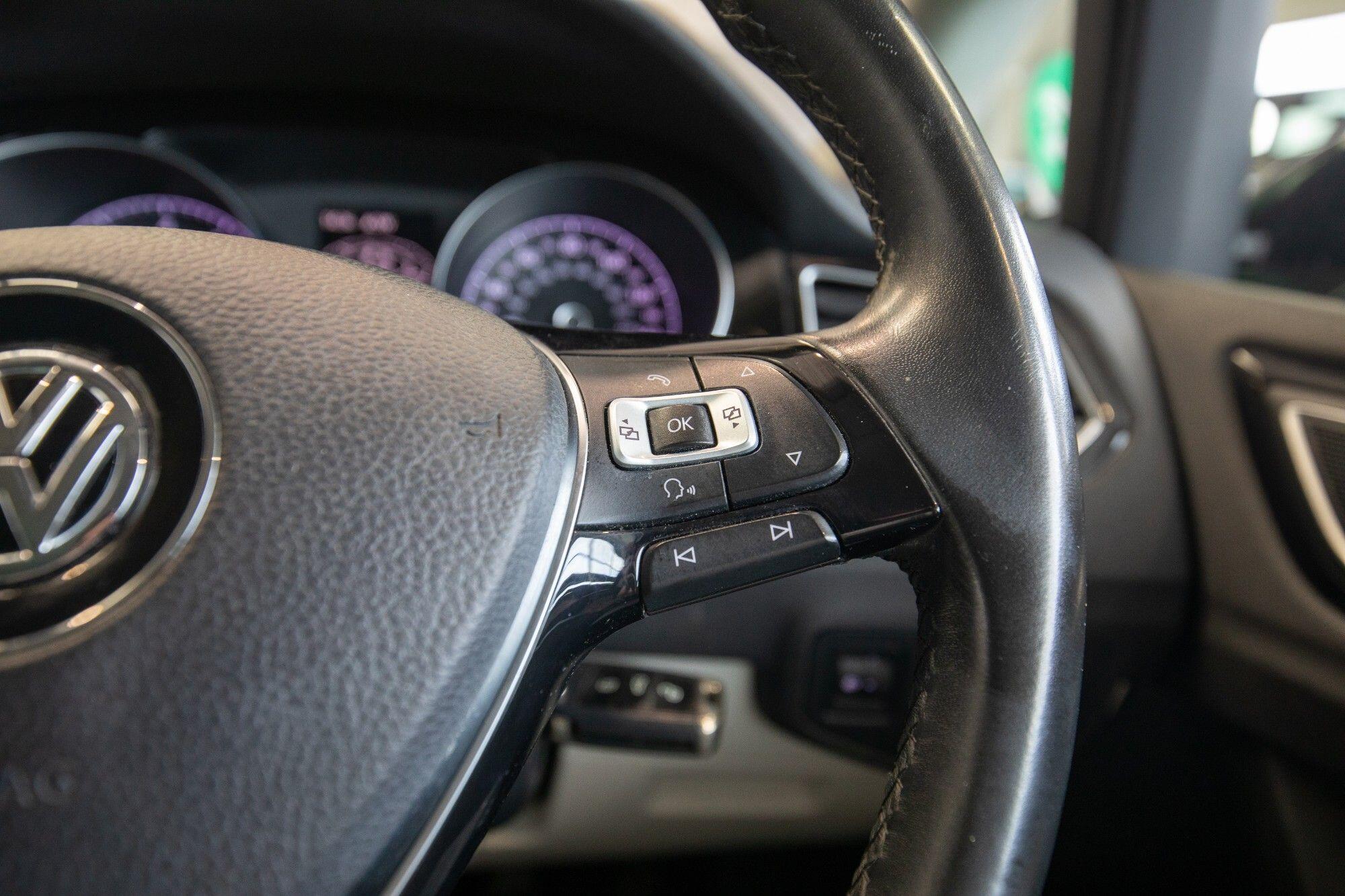 Volkswagen Golf Sportsvan view 31