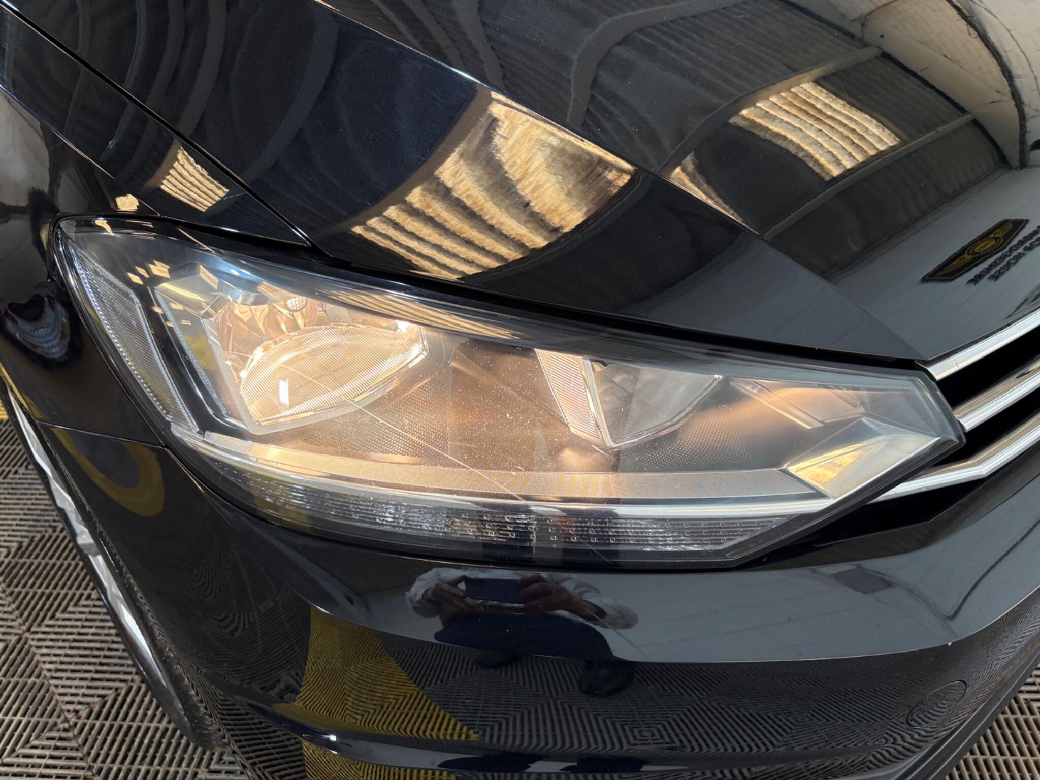 Volkswagen Touran view 78