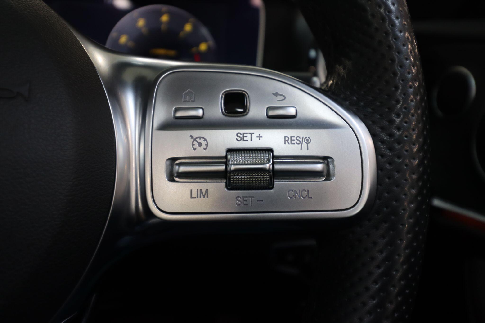 Mercedes-Benz E Class view 48
