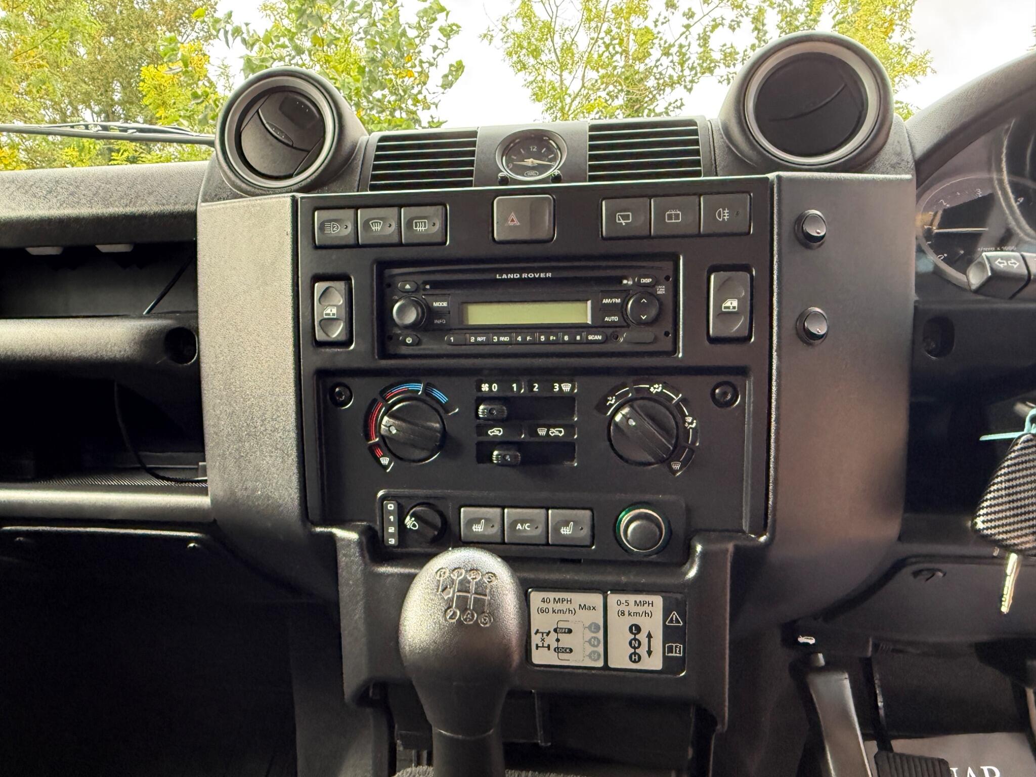 Land Rover Defender view 30