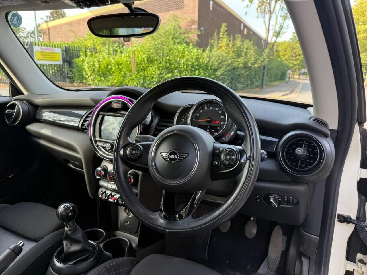 Mini Cooper view 27