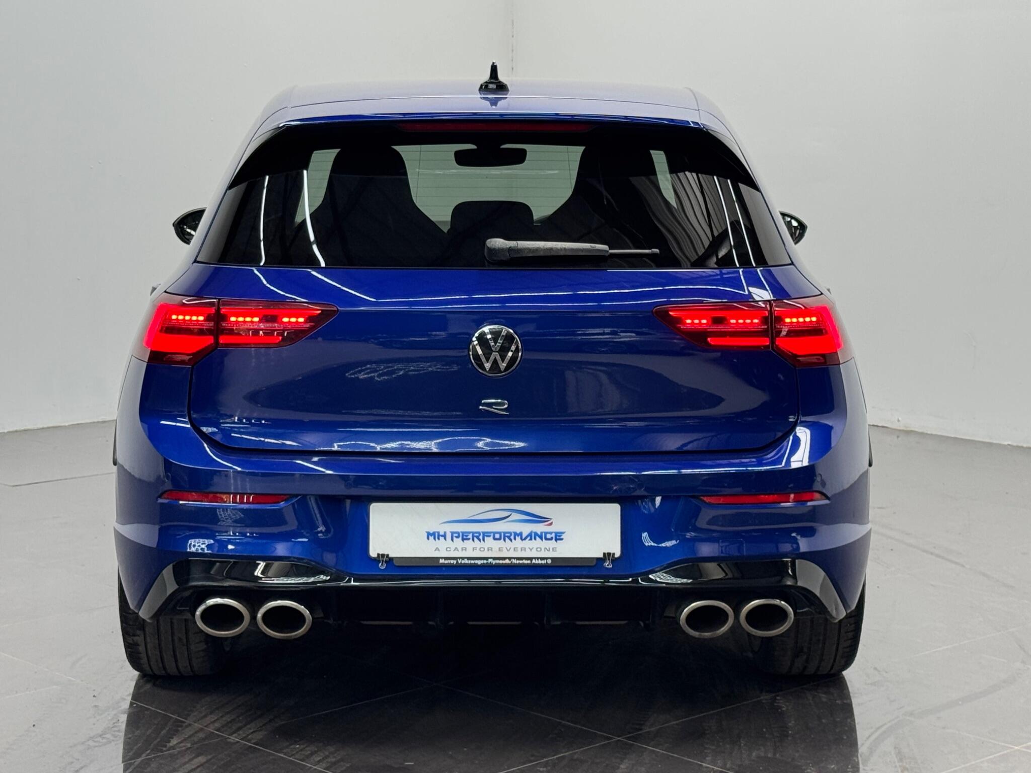 Volkswagen Golf view 4