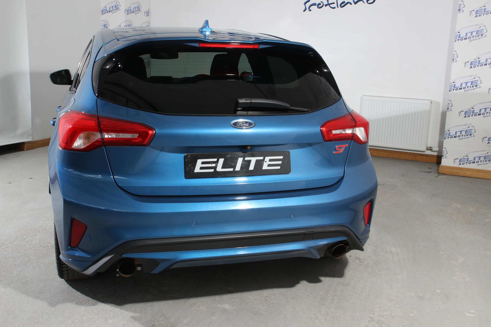 Ford Focus view 13