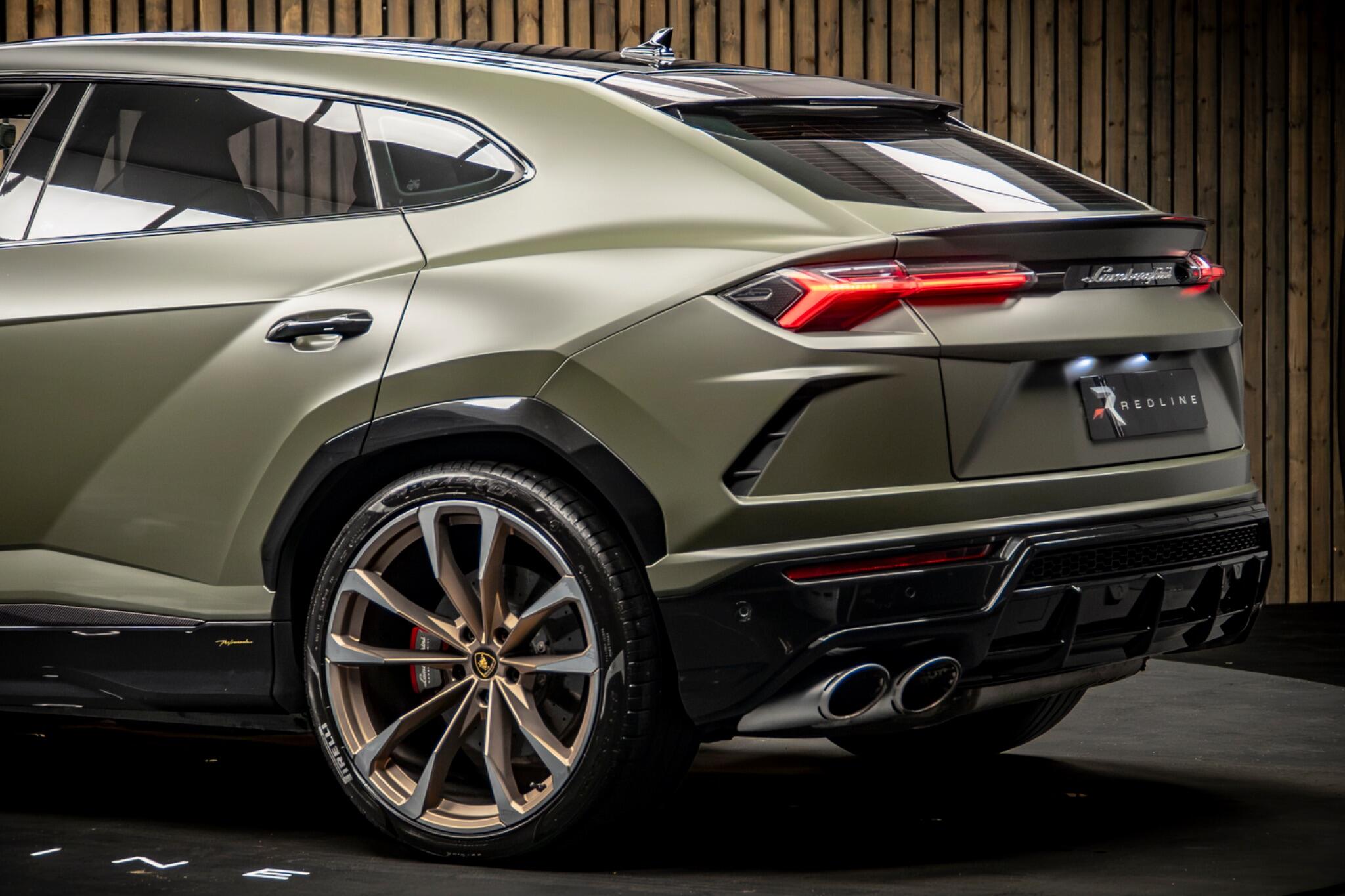 Lamborghini Urus view 17