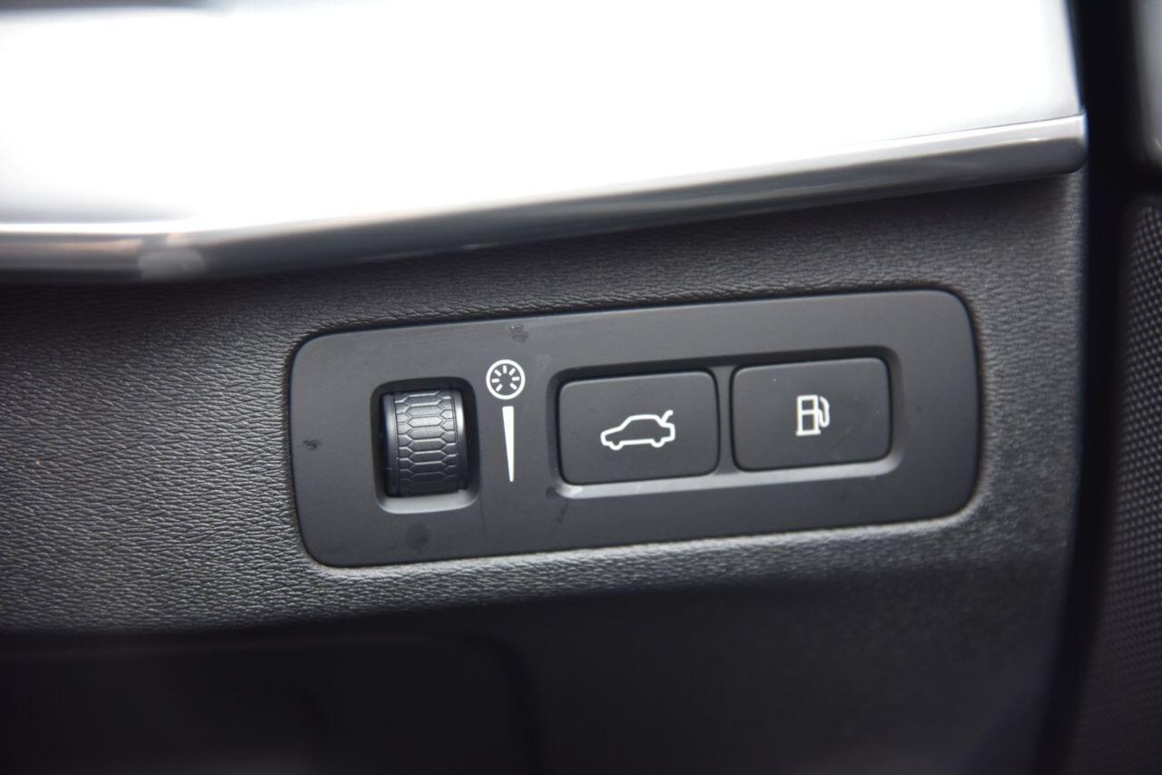 Volvo XC90 view 35