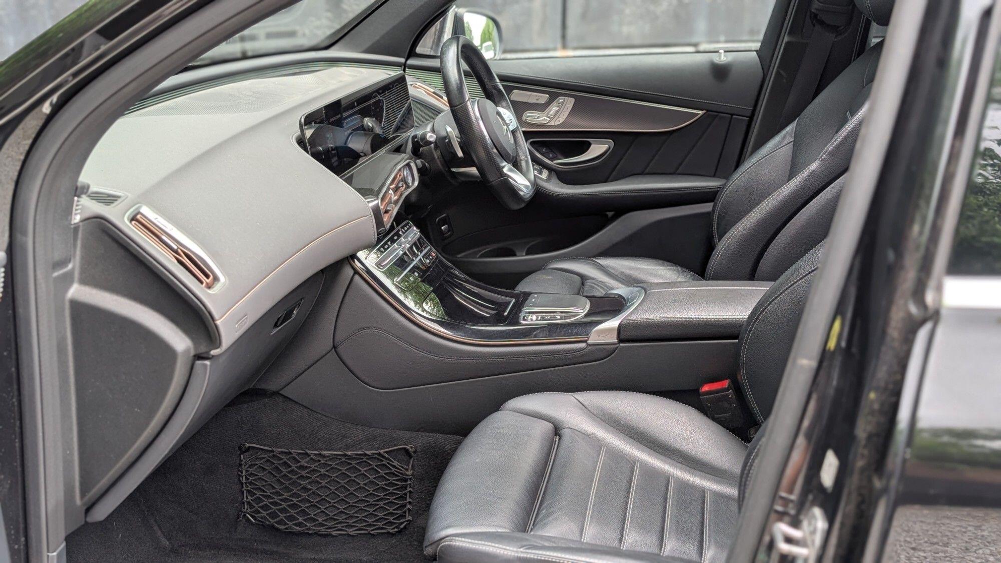Mercedes-Benz EQC view 12