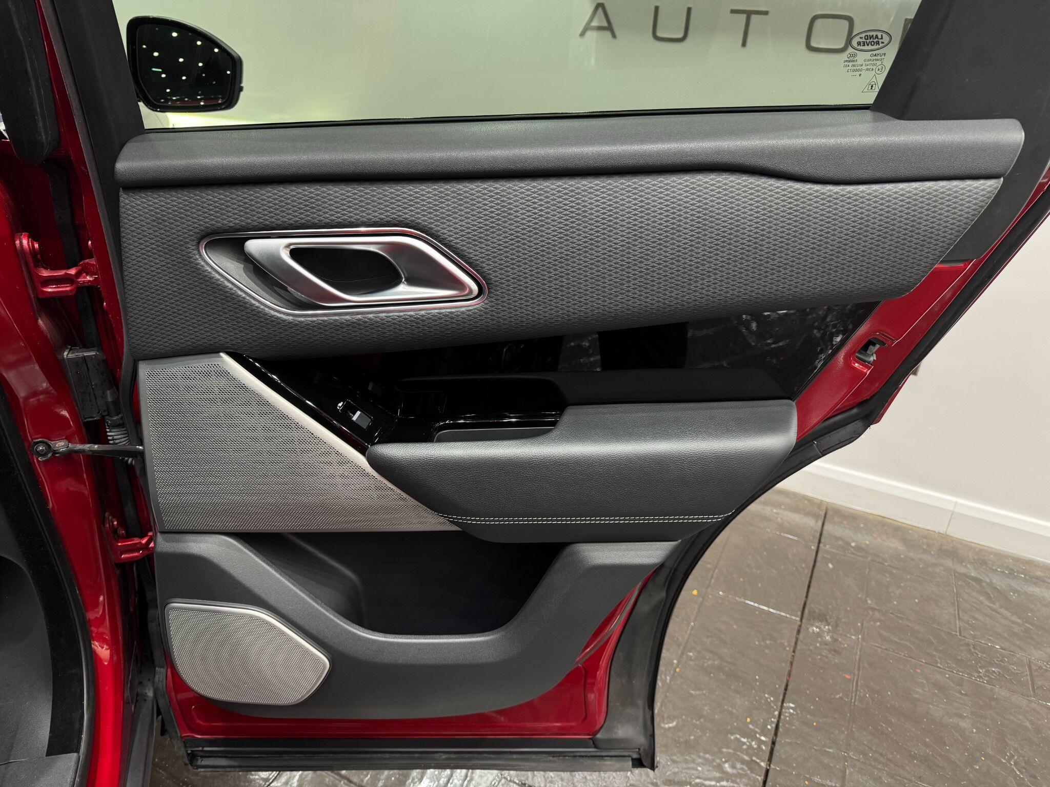 Land Rover Range Rover Velar view 52