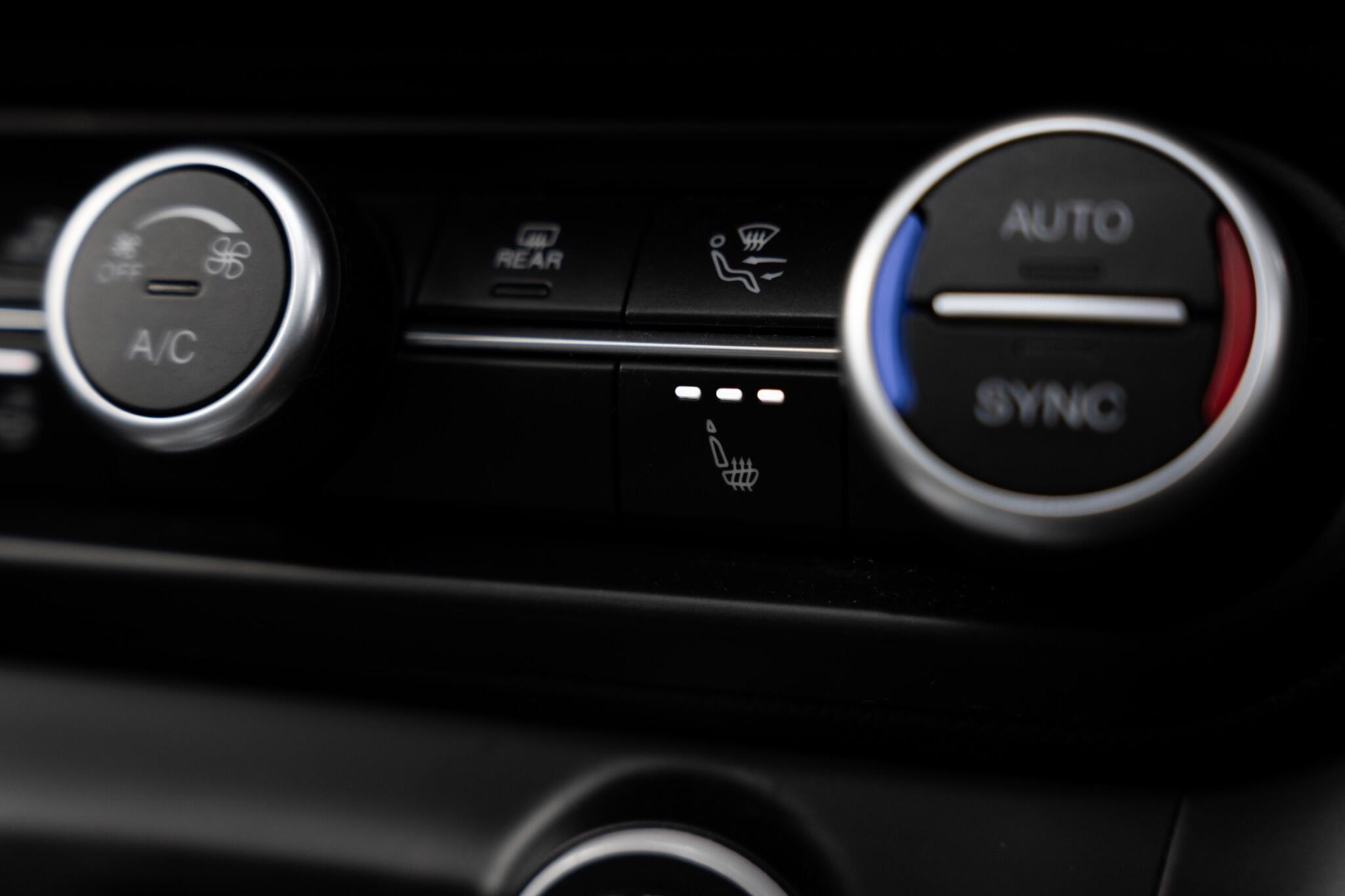 Alfa Romeo Stelvio view 11