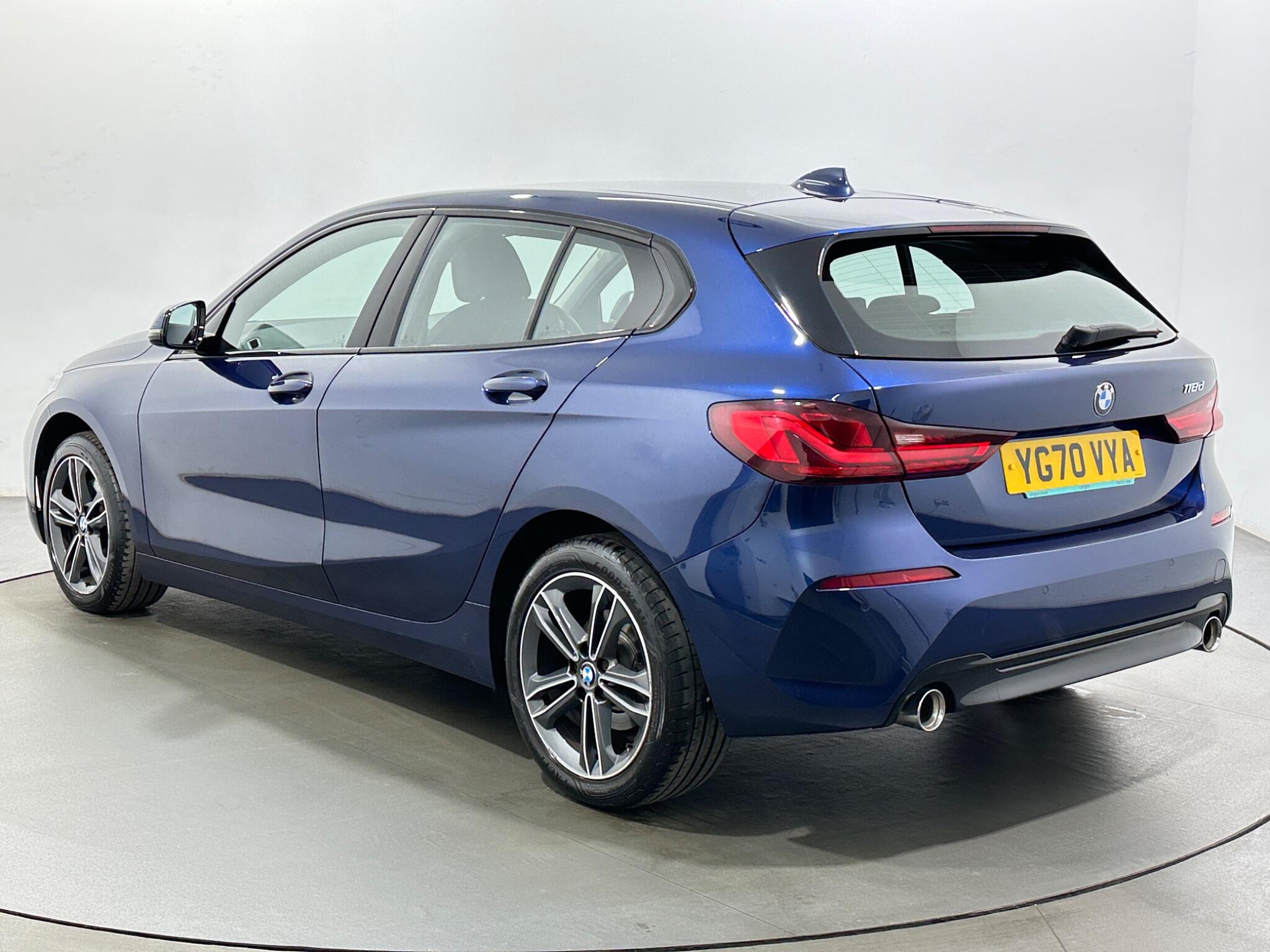 BMW 1 Series view 6