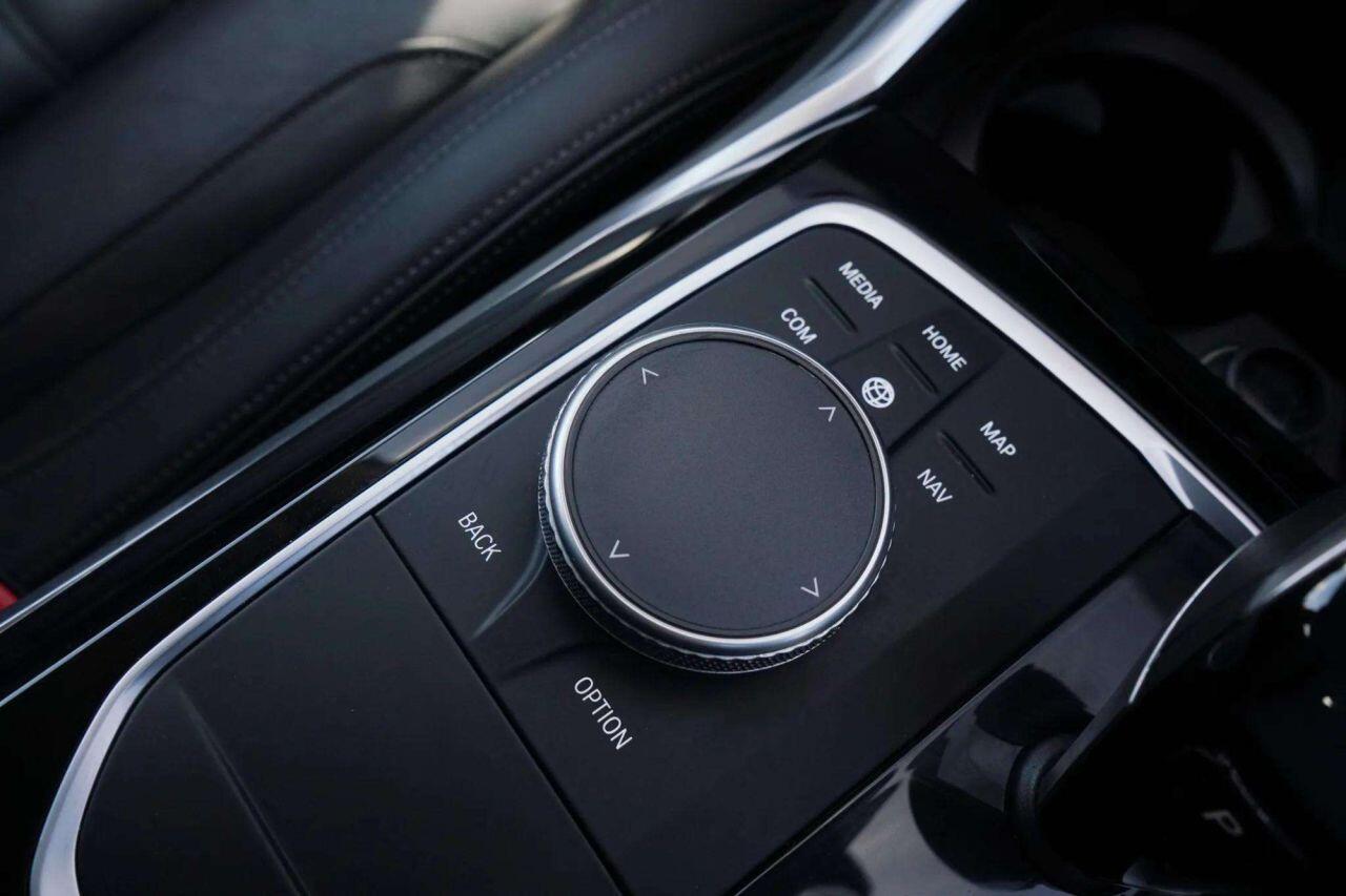 BMW 3 Series view 34