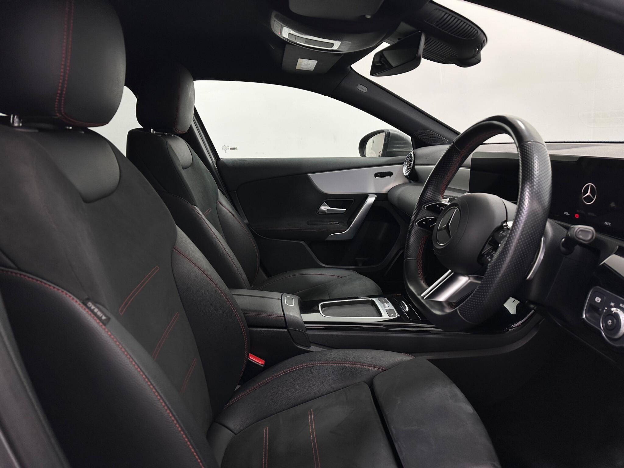 Mercedes-Benz A-Class view 32
