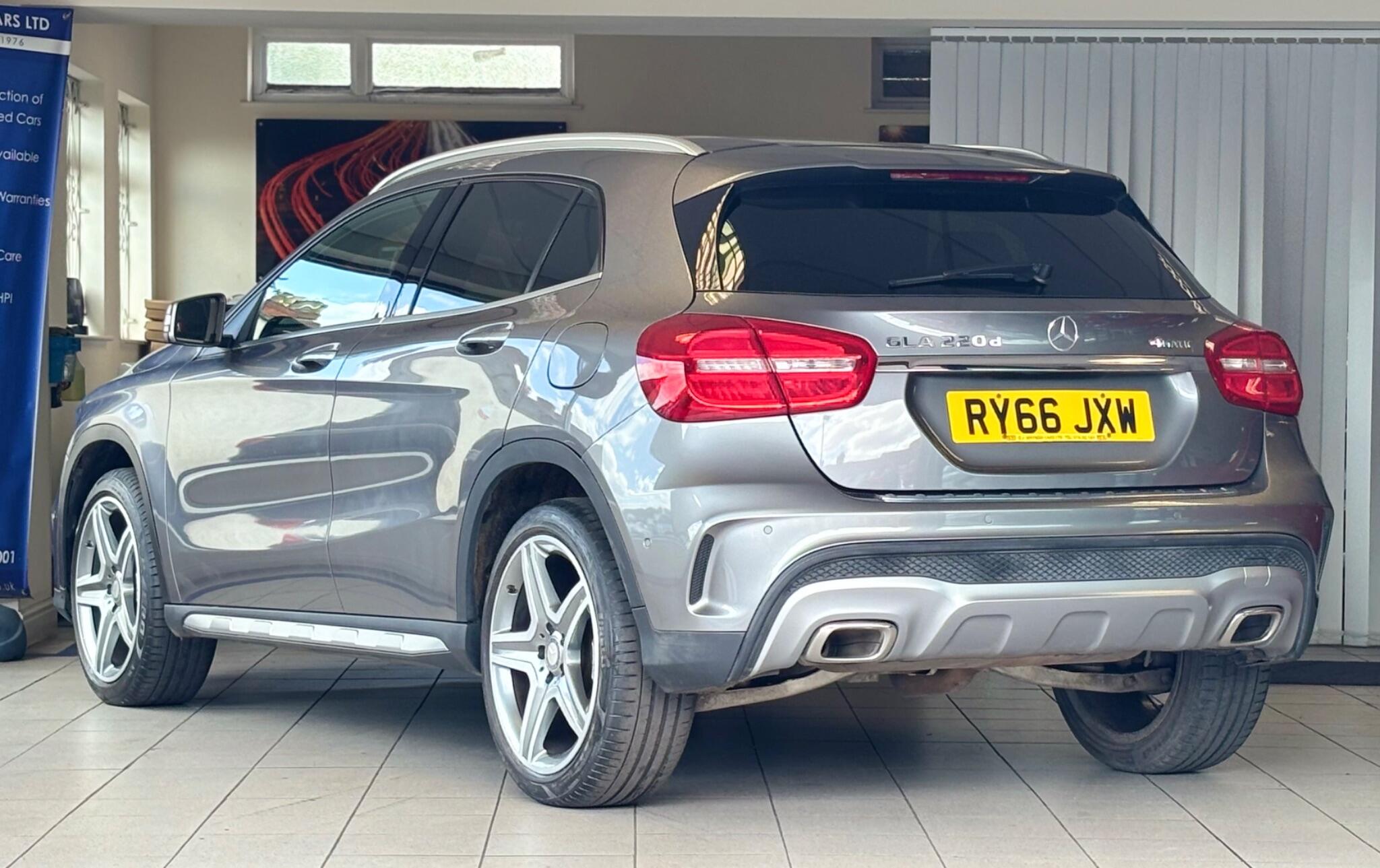 Mercedes-Benz Gla view 4