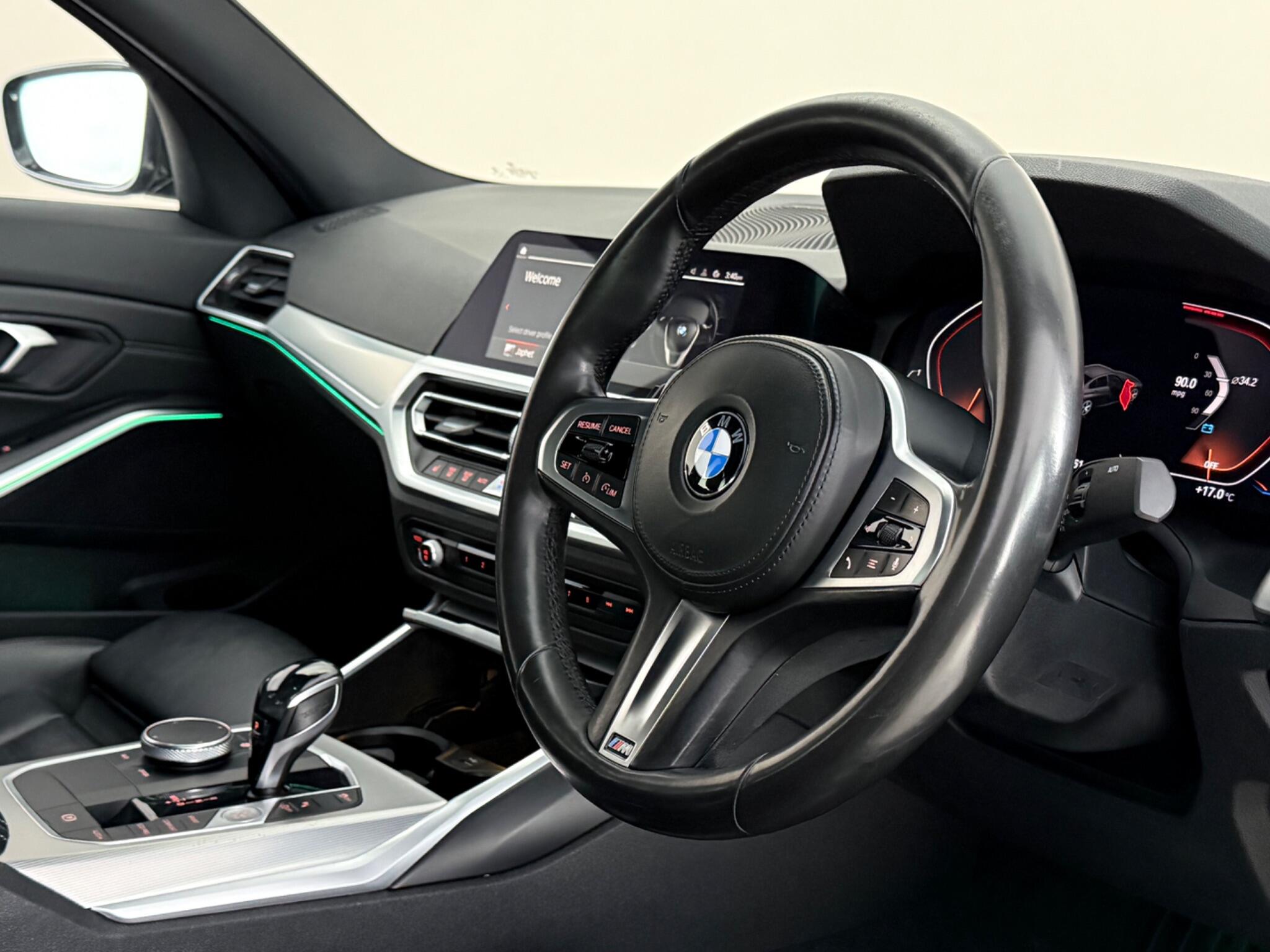 BMW 3 Series view 15