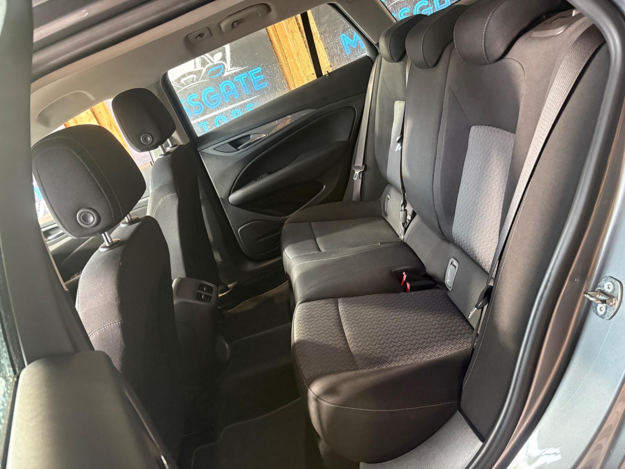 Vauxhall Insignia view 14