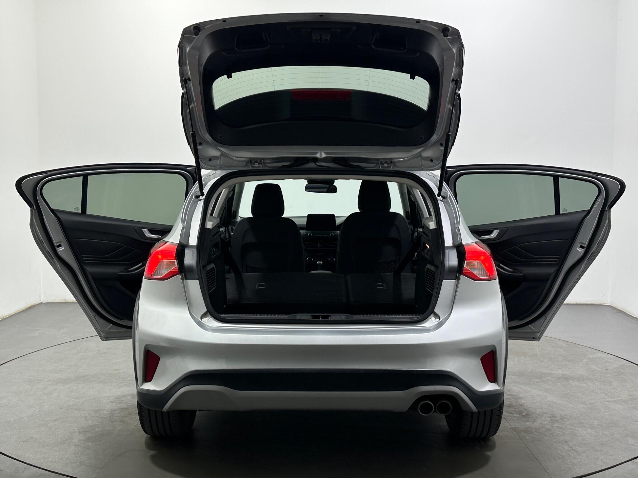 Ford Focus view 41