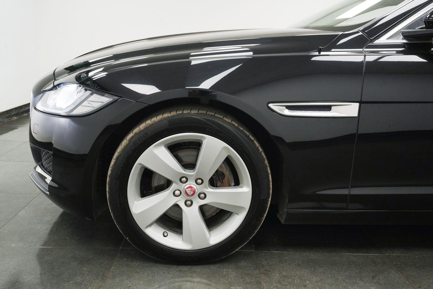 Jaguar XF view 6
