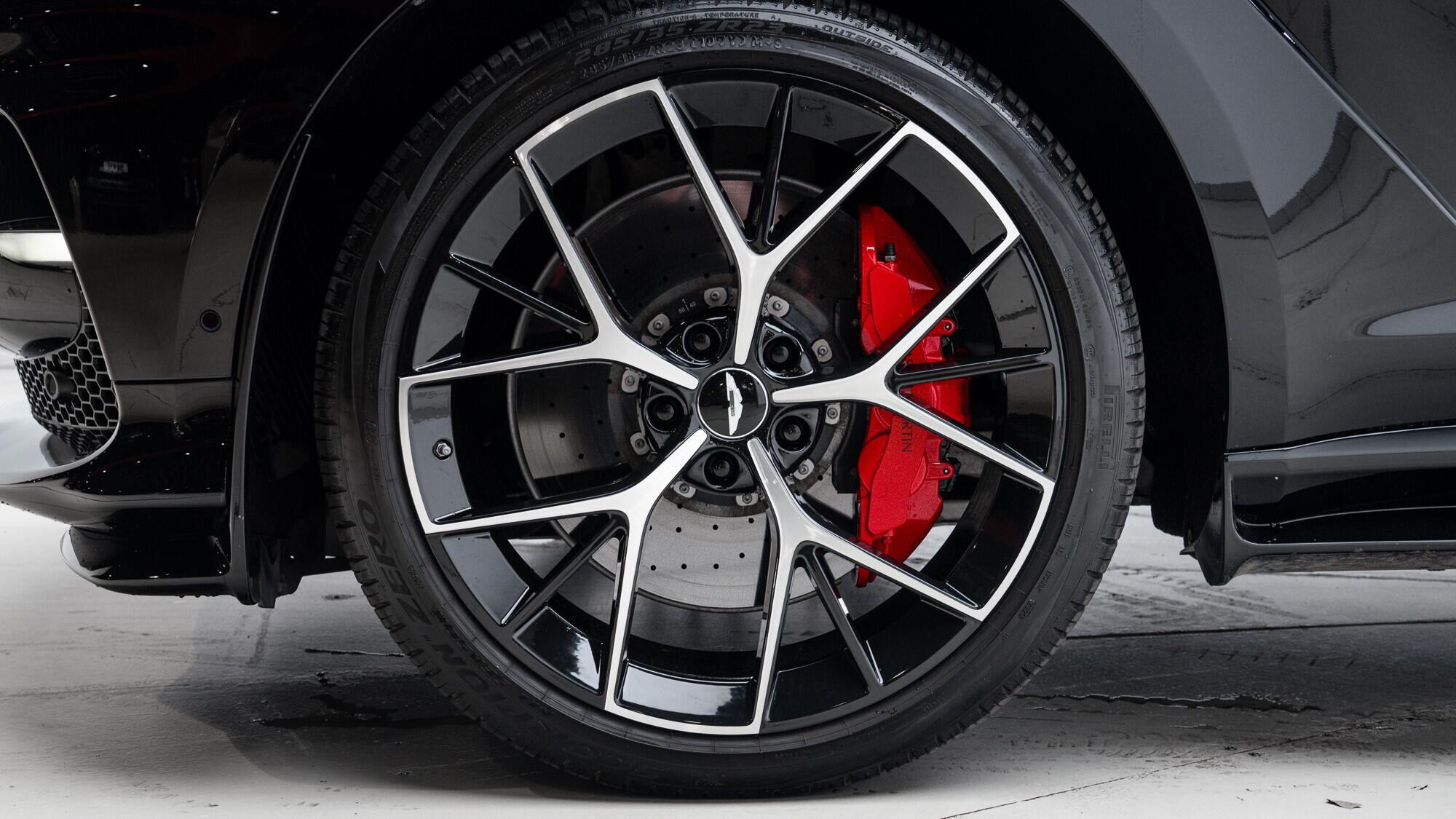 Aston Martin DBX view 11