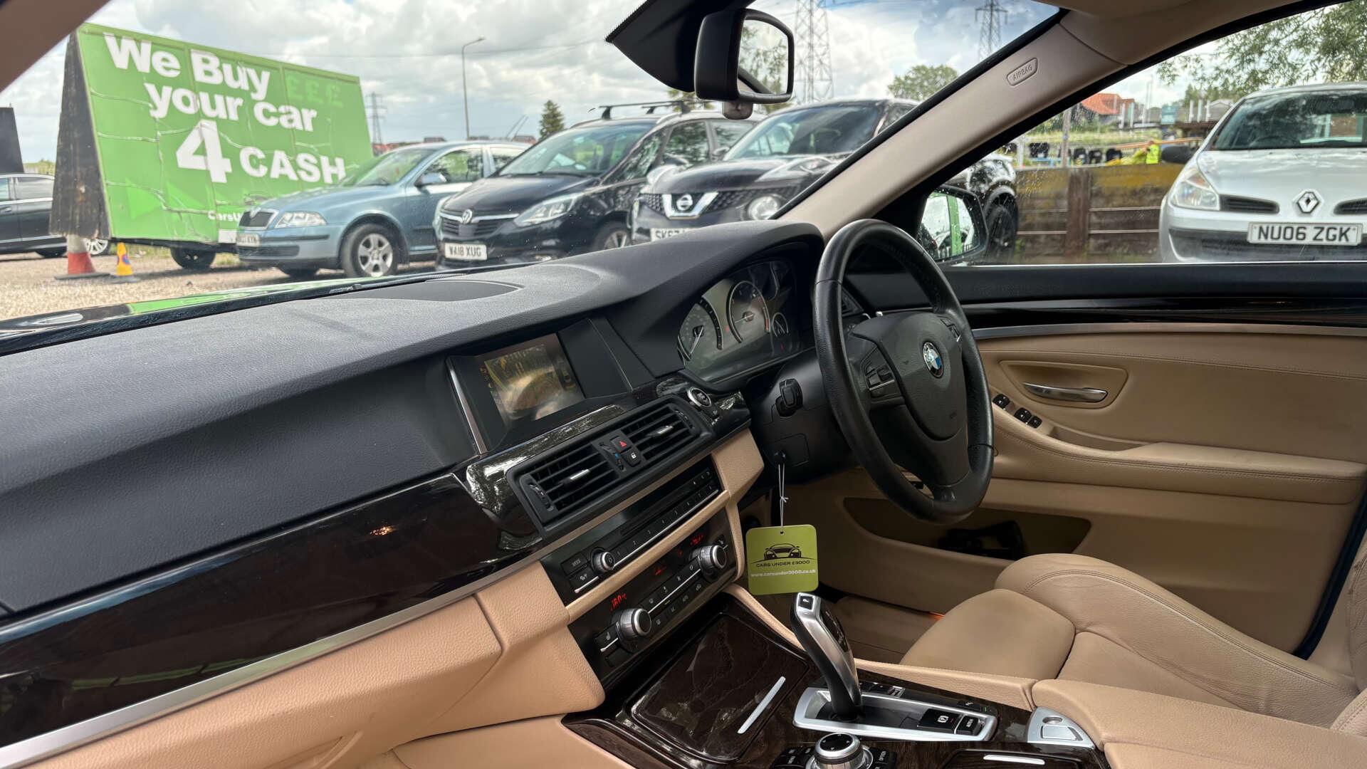 BMW 5 Series view 14