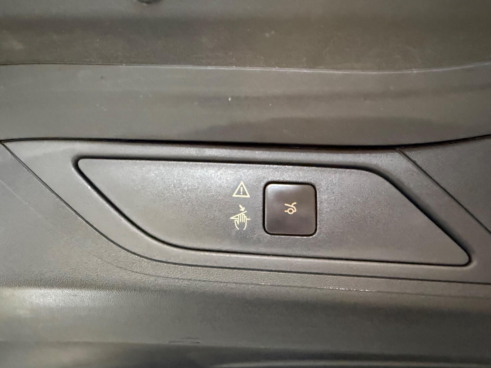 Citroen Grand C4 Picasso view 38
