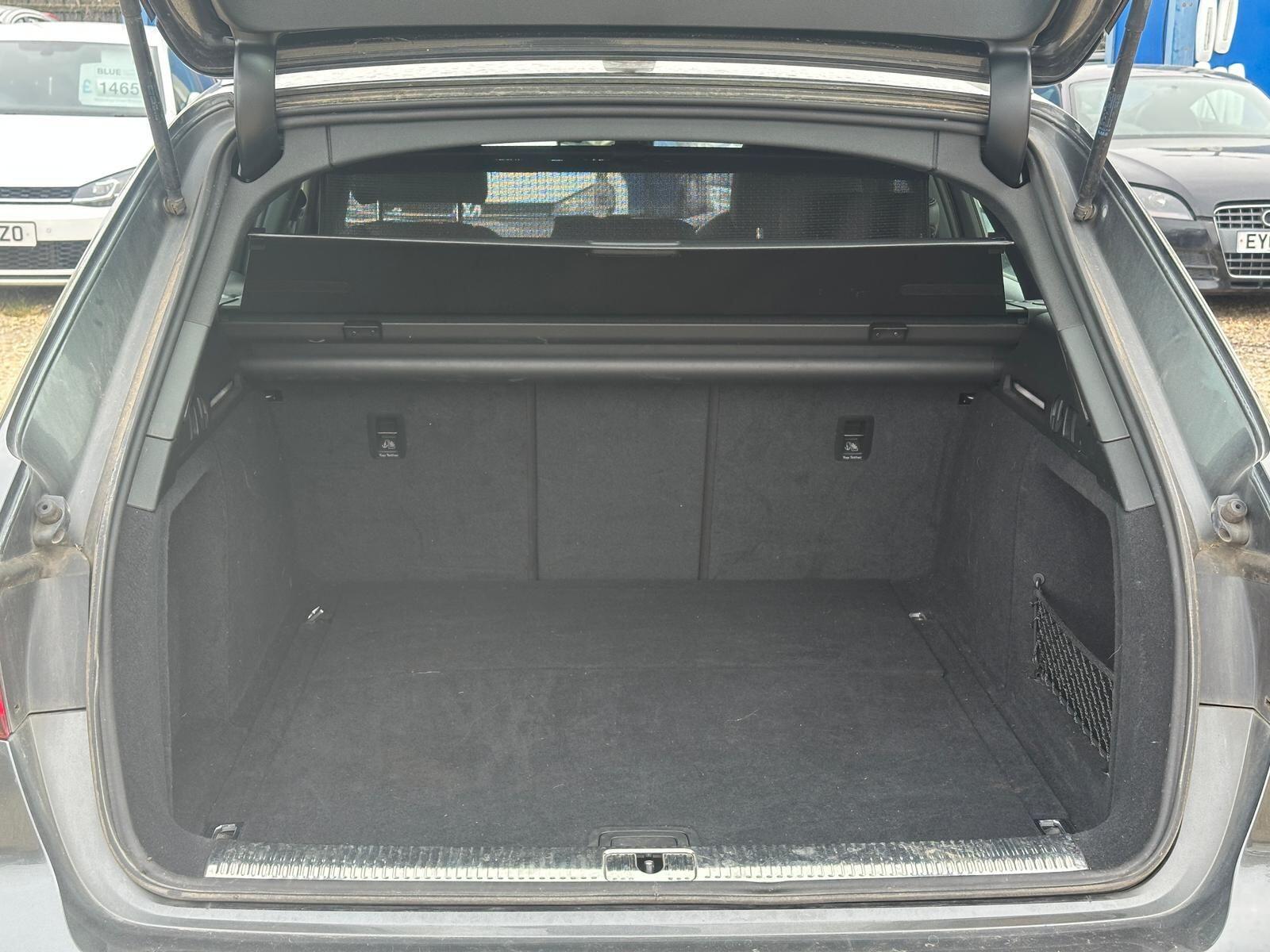 Audi A4 Avant view 26