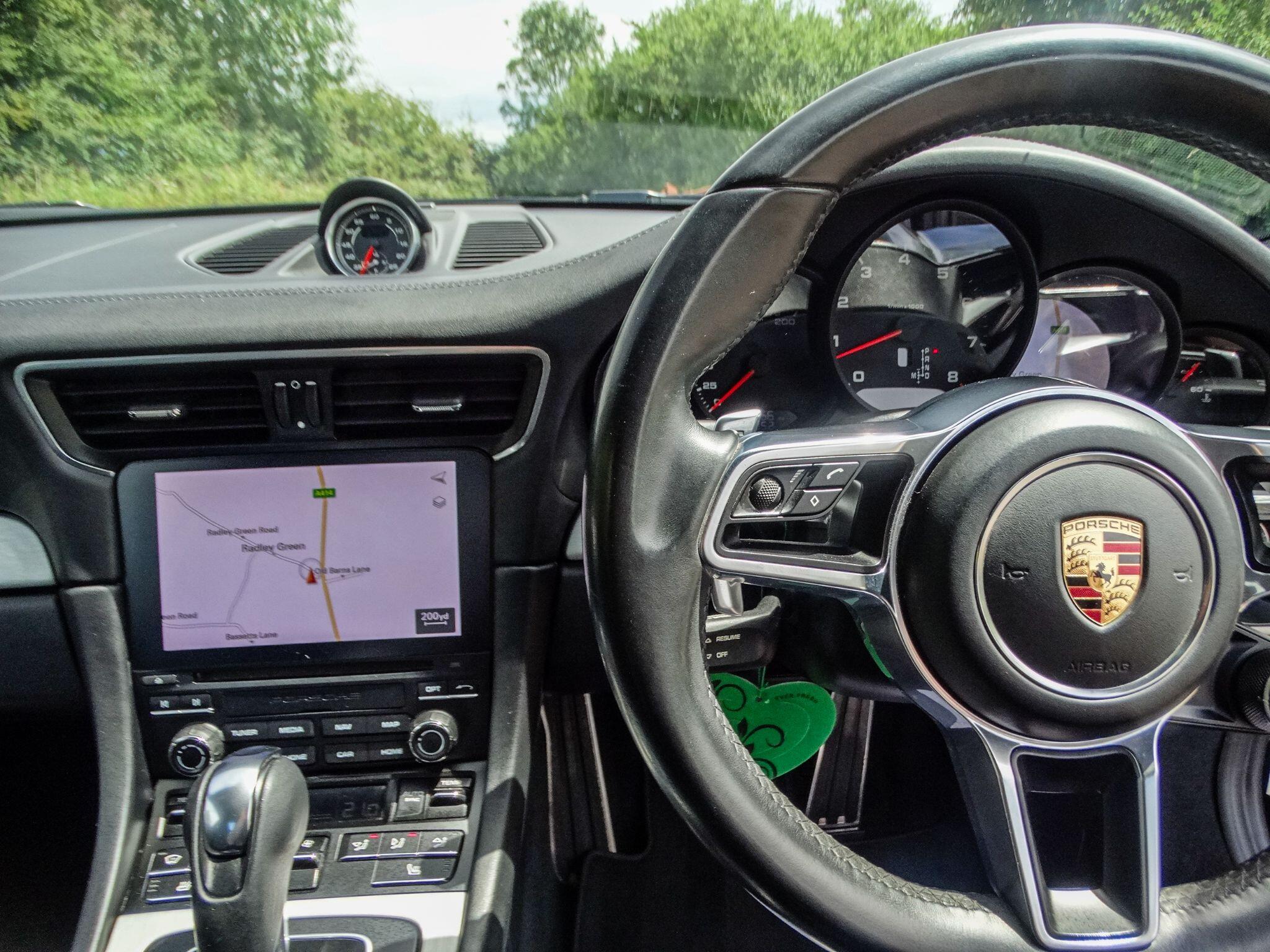 Porsche 911 view 8