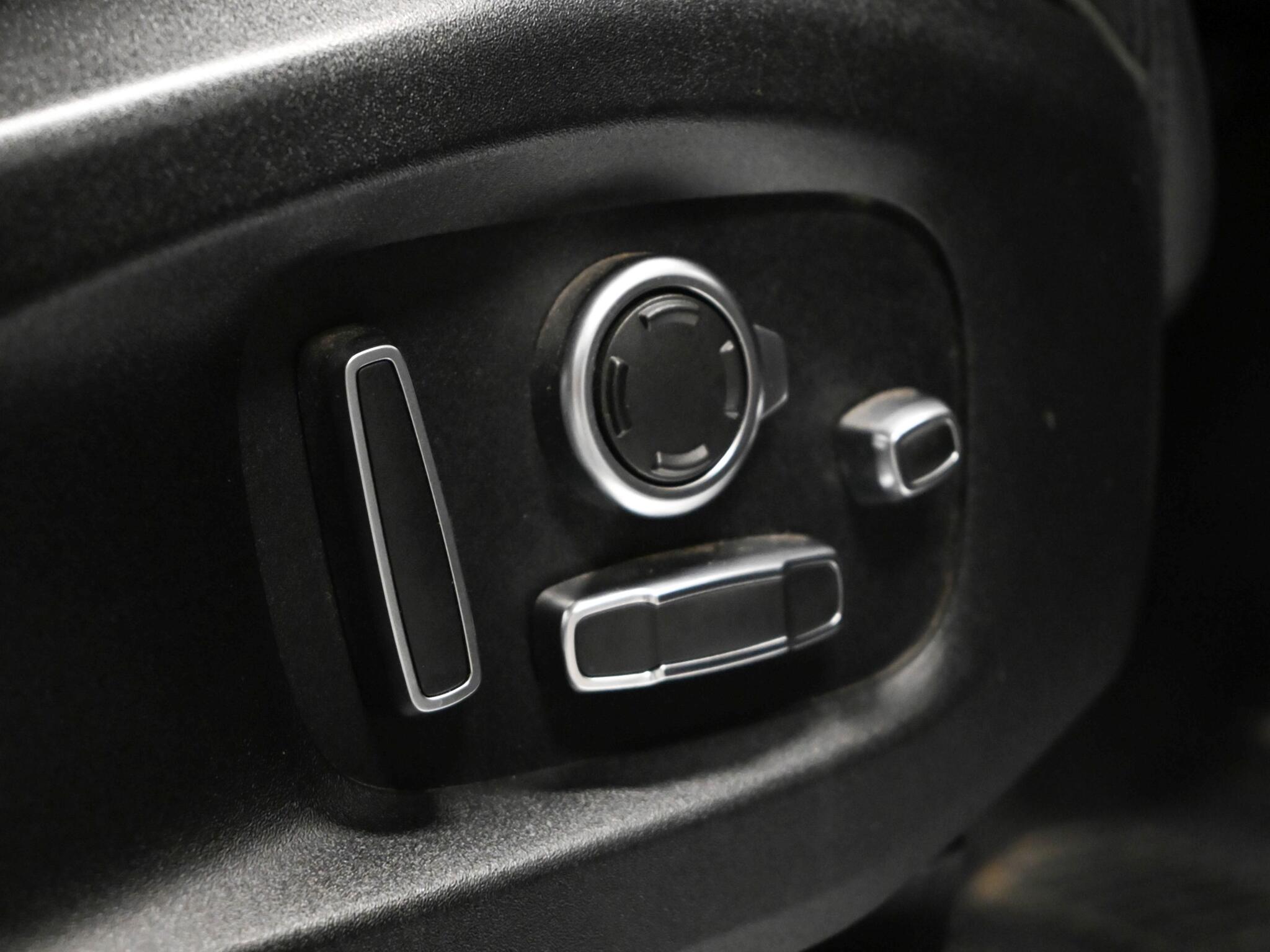 Land Rover Range Rover Sport view 26