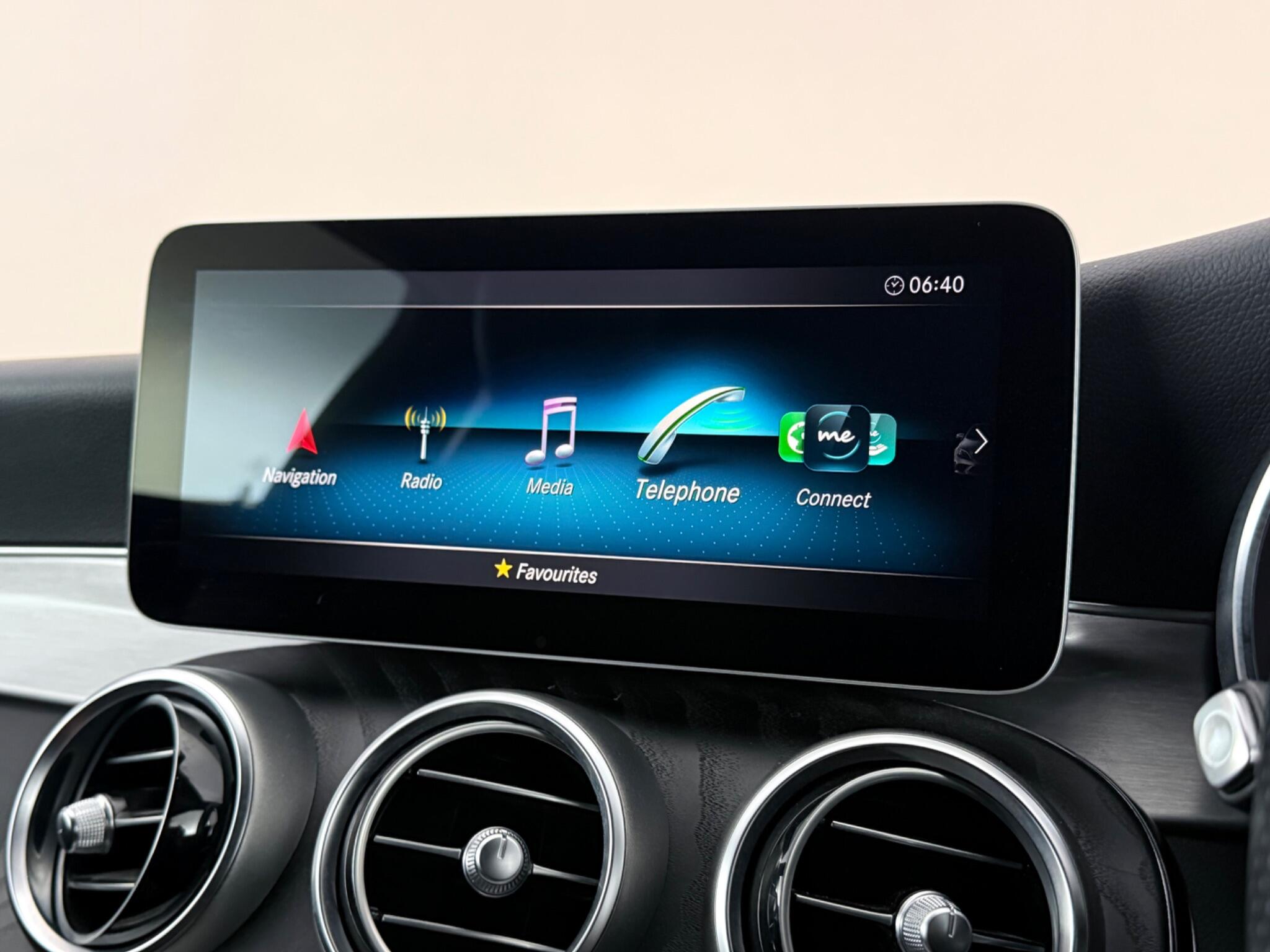 Mercedes-Benz C-Class view 23