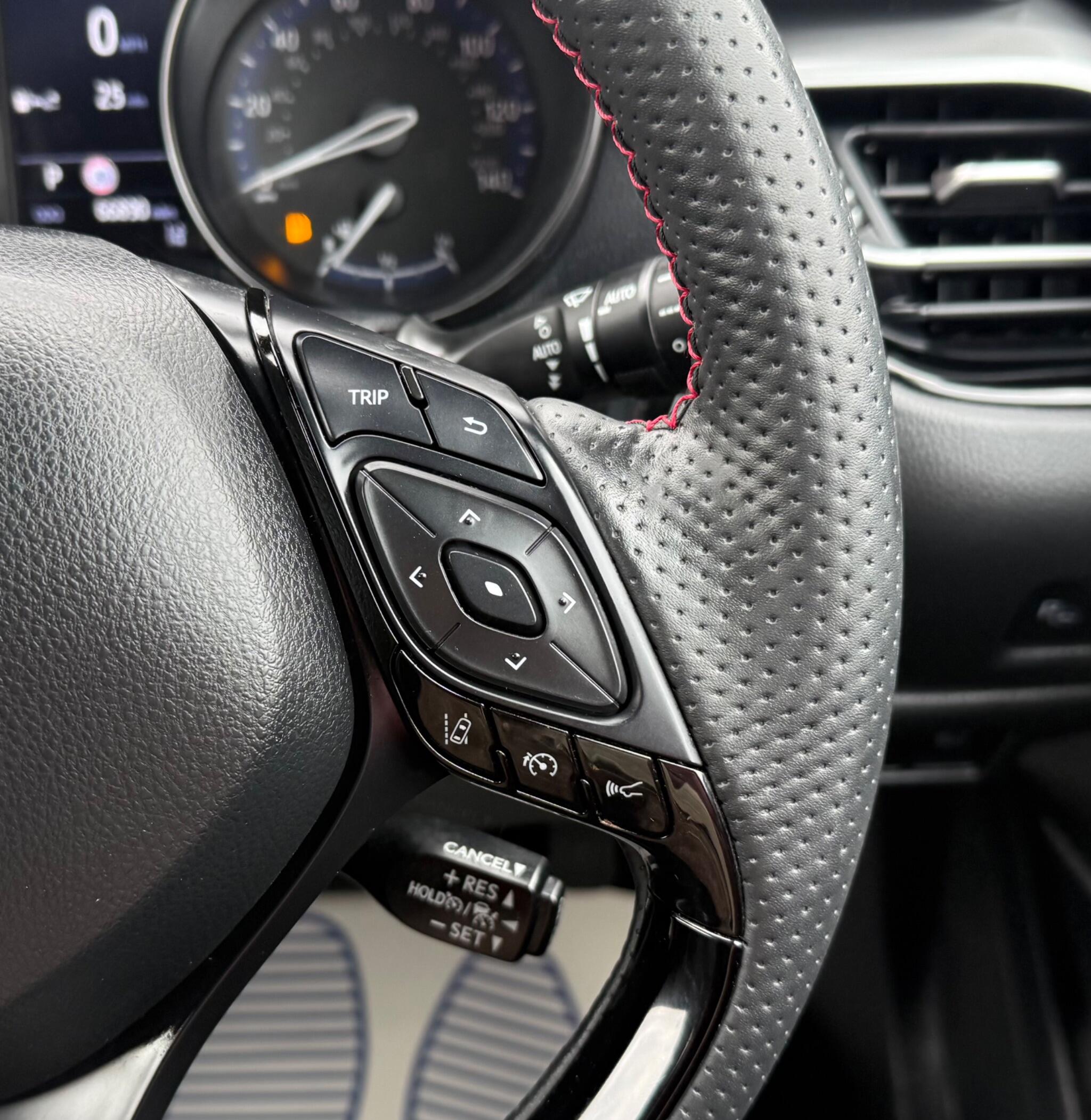 Toyota C-HR view 18