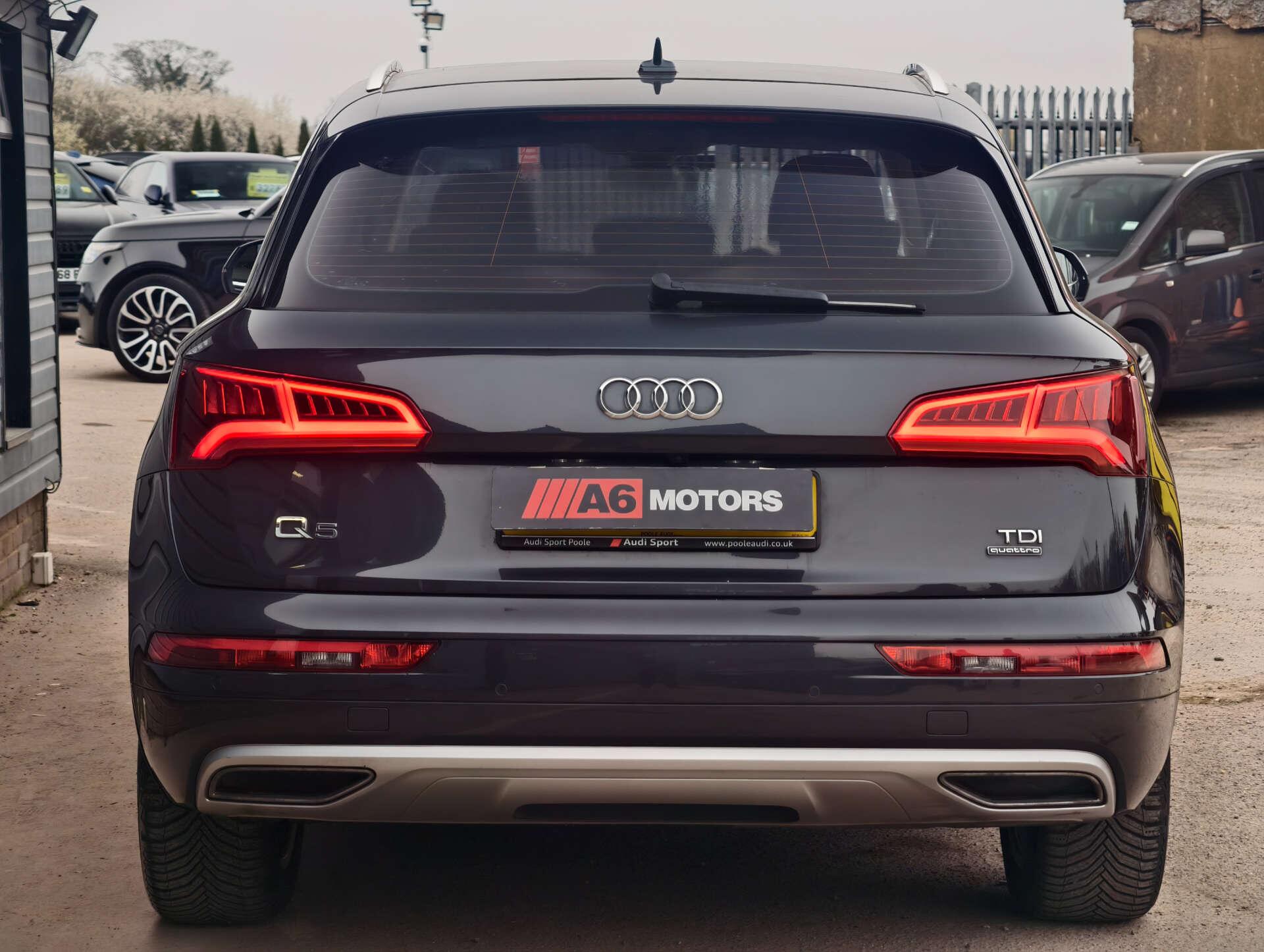 Audi Q5 view 13