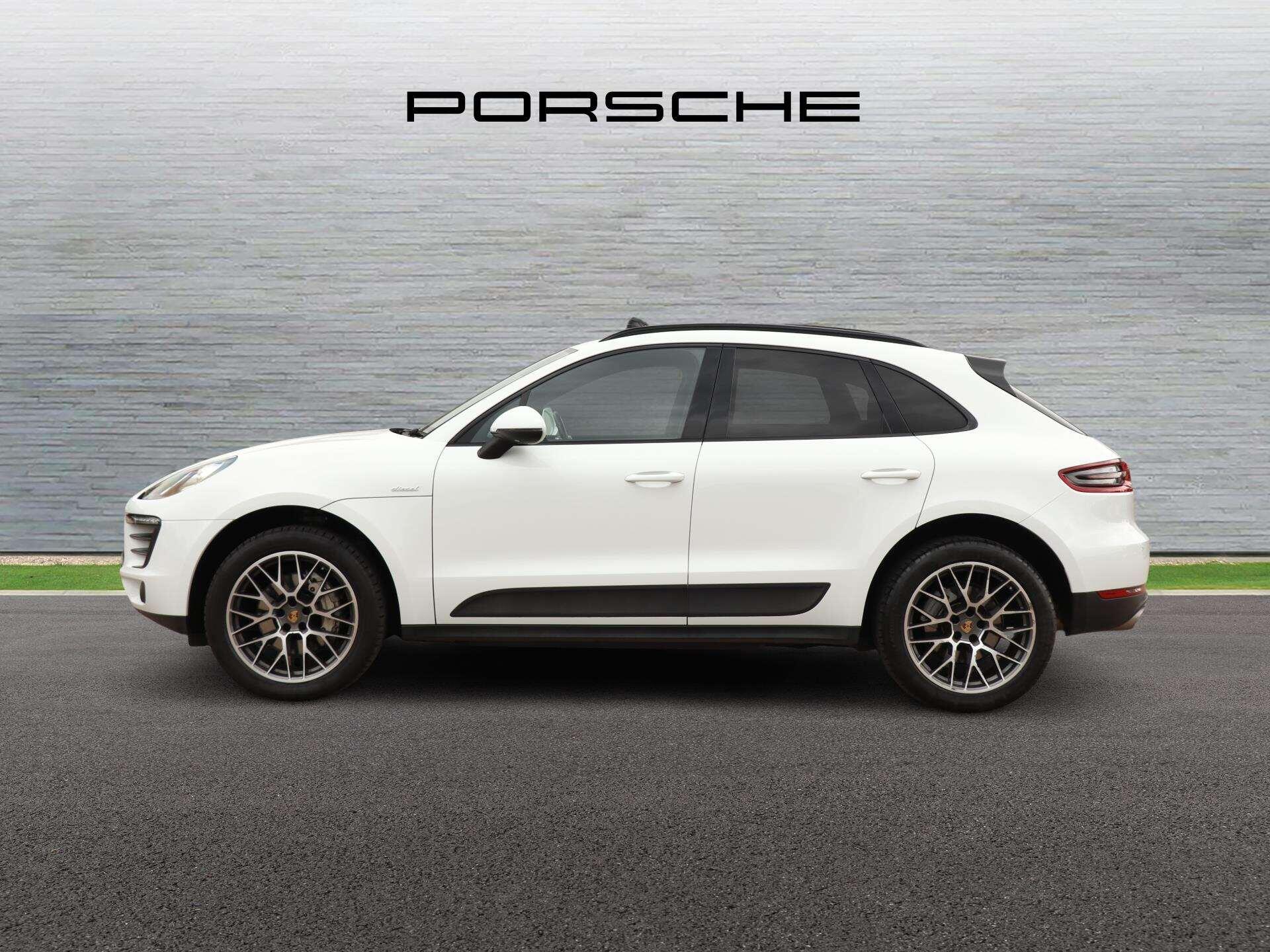 Porsche Macan view 6