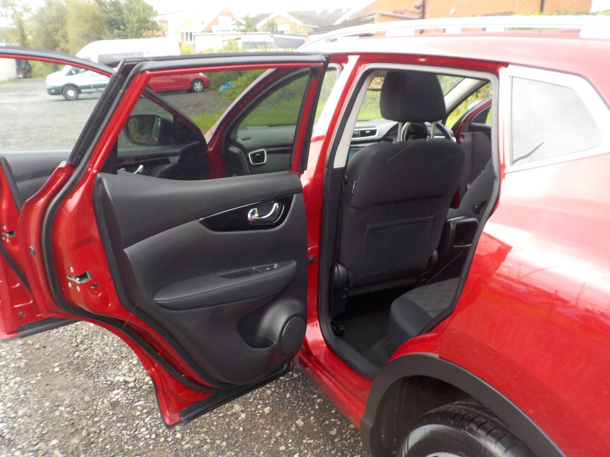 Nissan Qashqai 1.5 dCi n-tec+ 2WD Euro 5 (s/s) 5dr