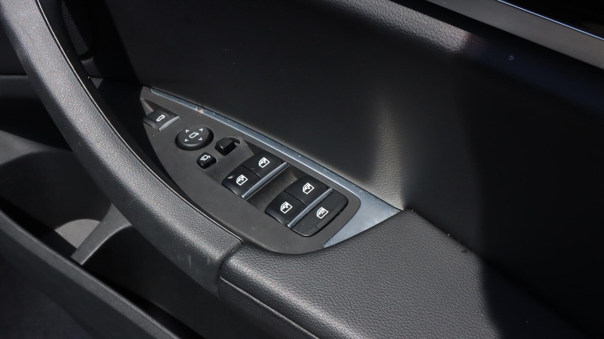 BMW X3 view 34