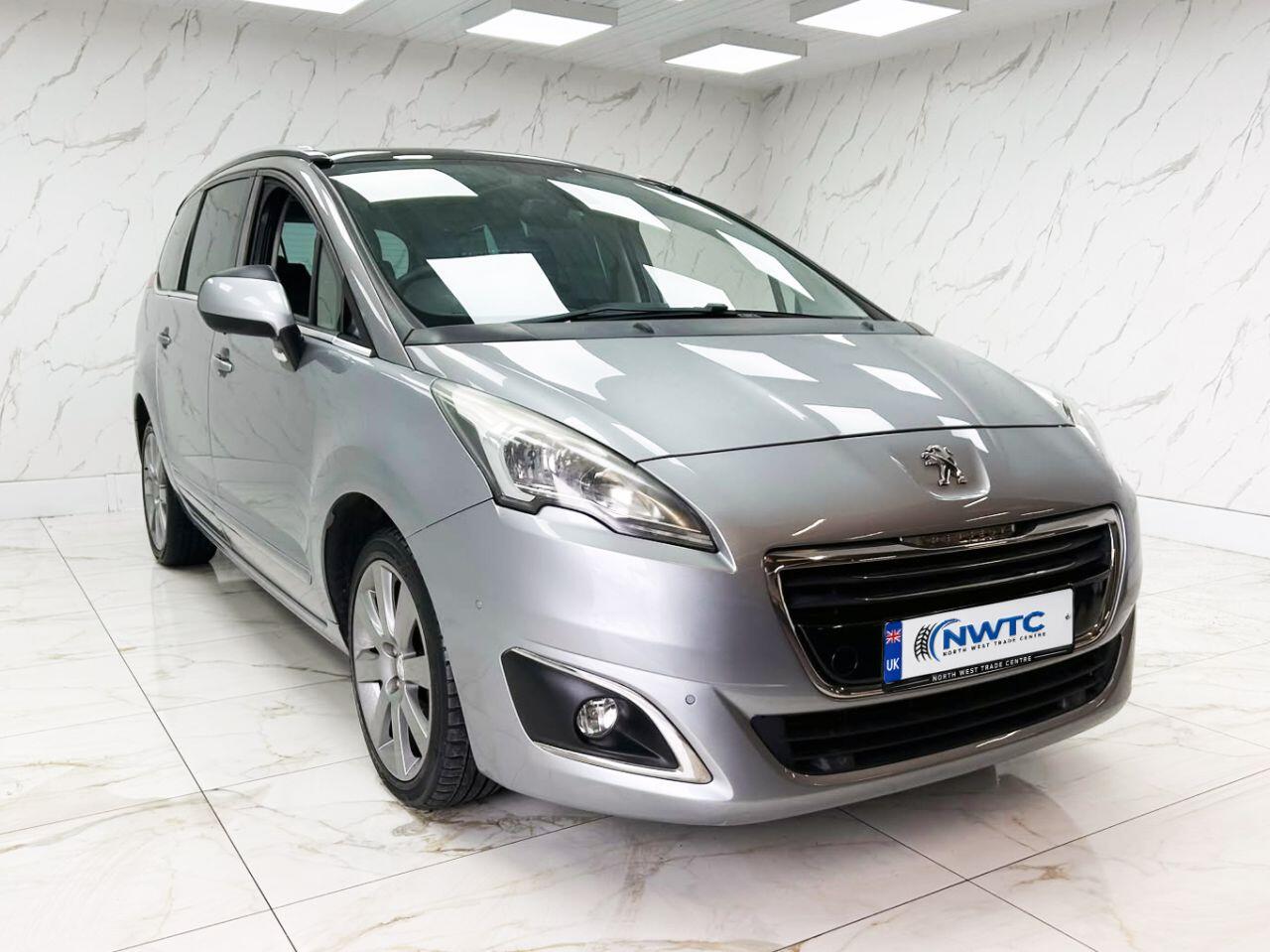 Peugeot 5008 view 4