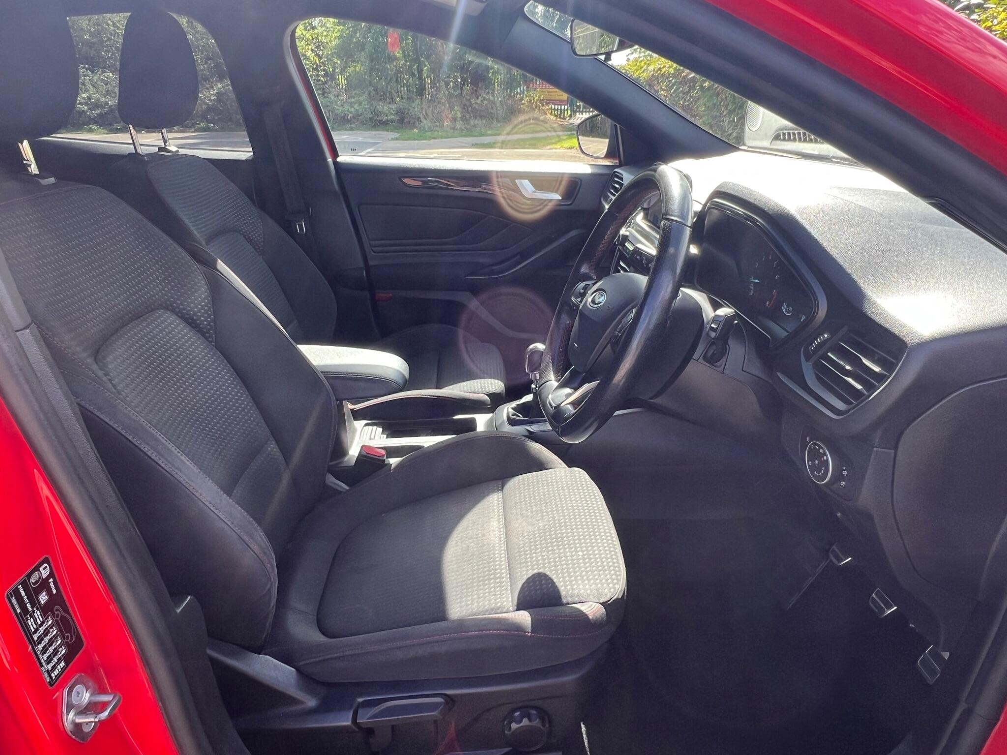 Ford Focus view 17