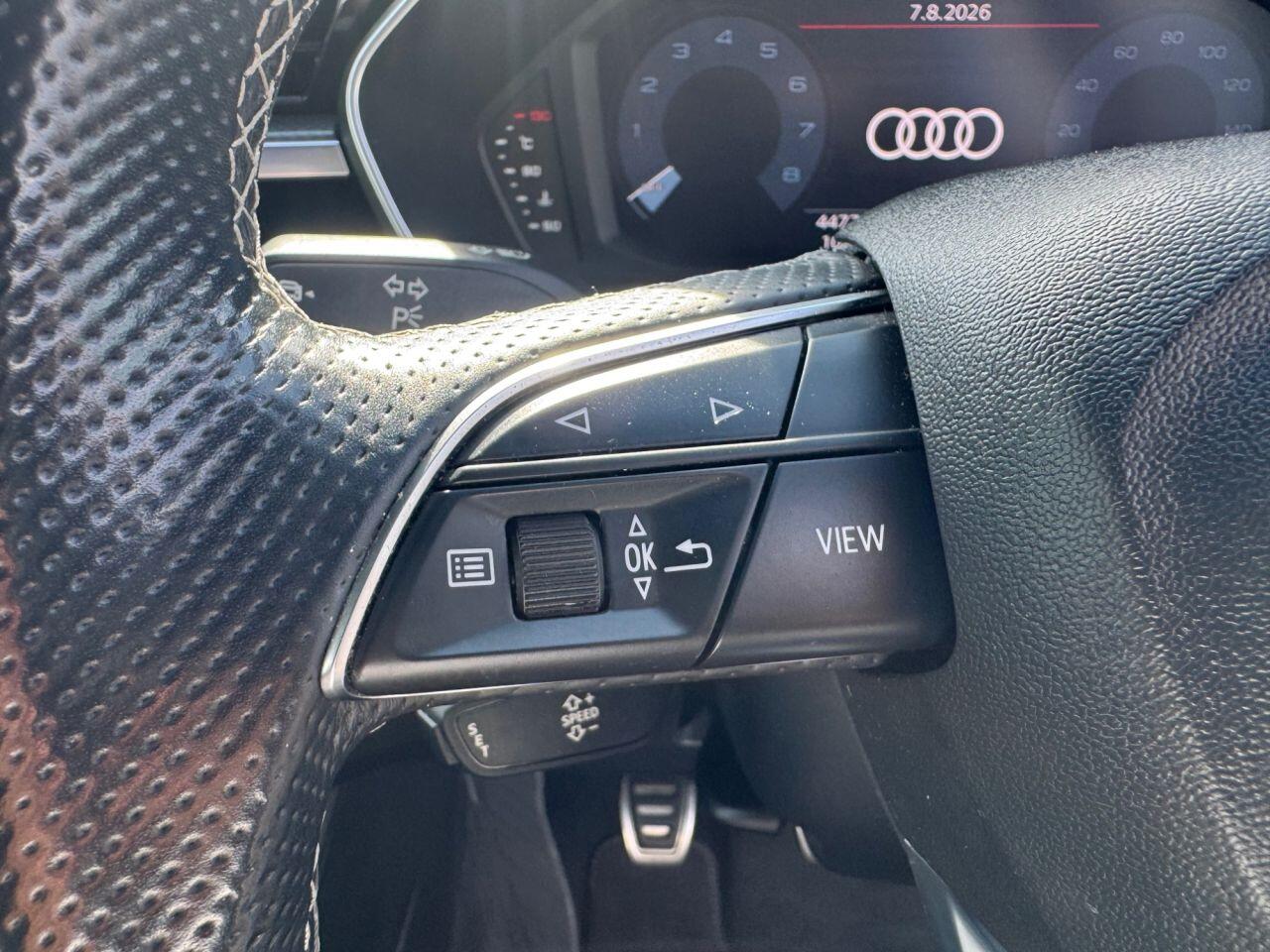 Audi Q3 view 21