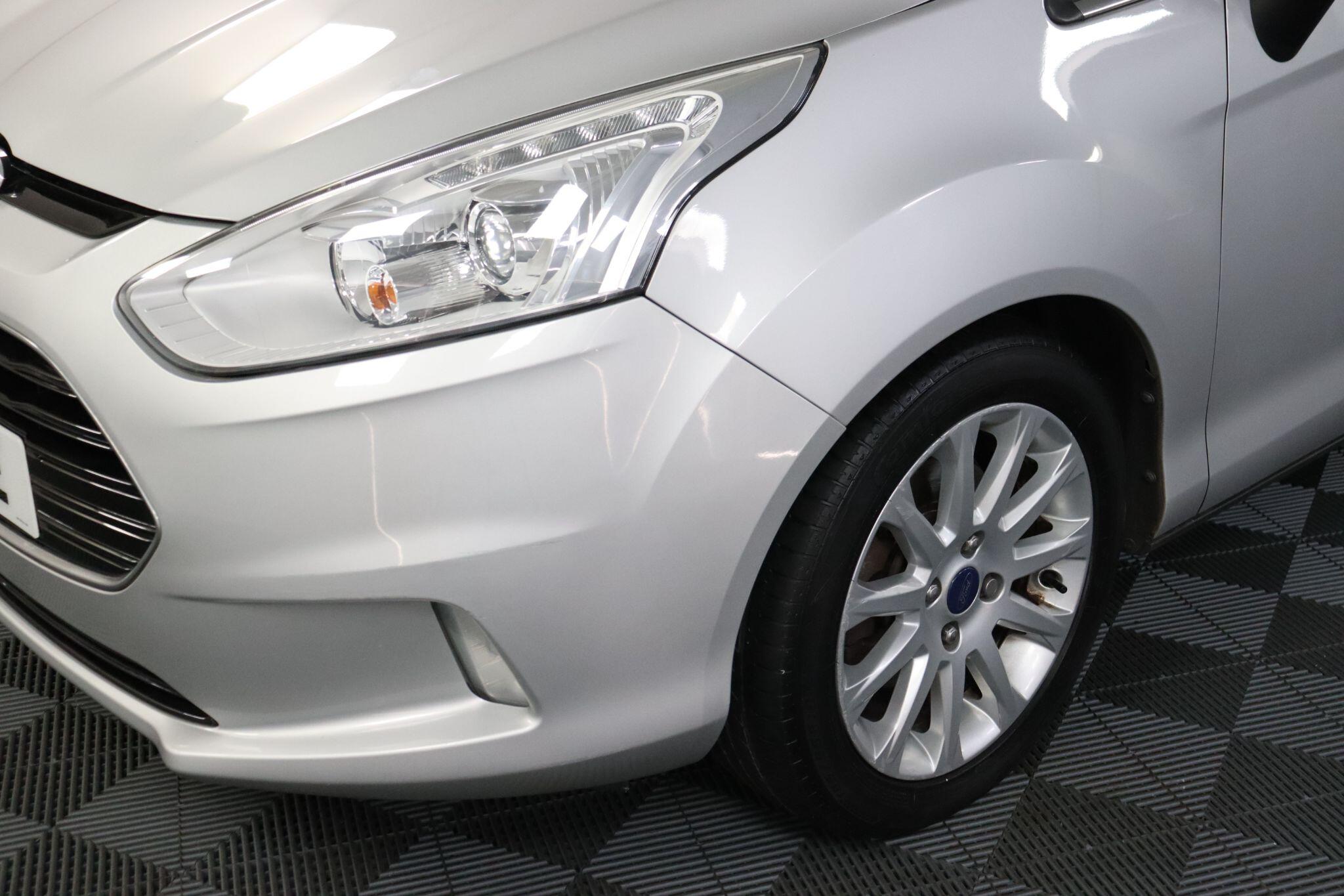 Ford B-Max view 32