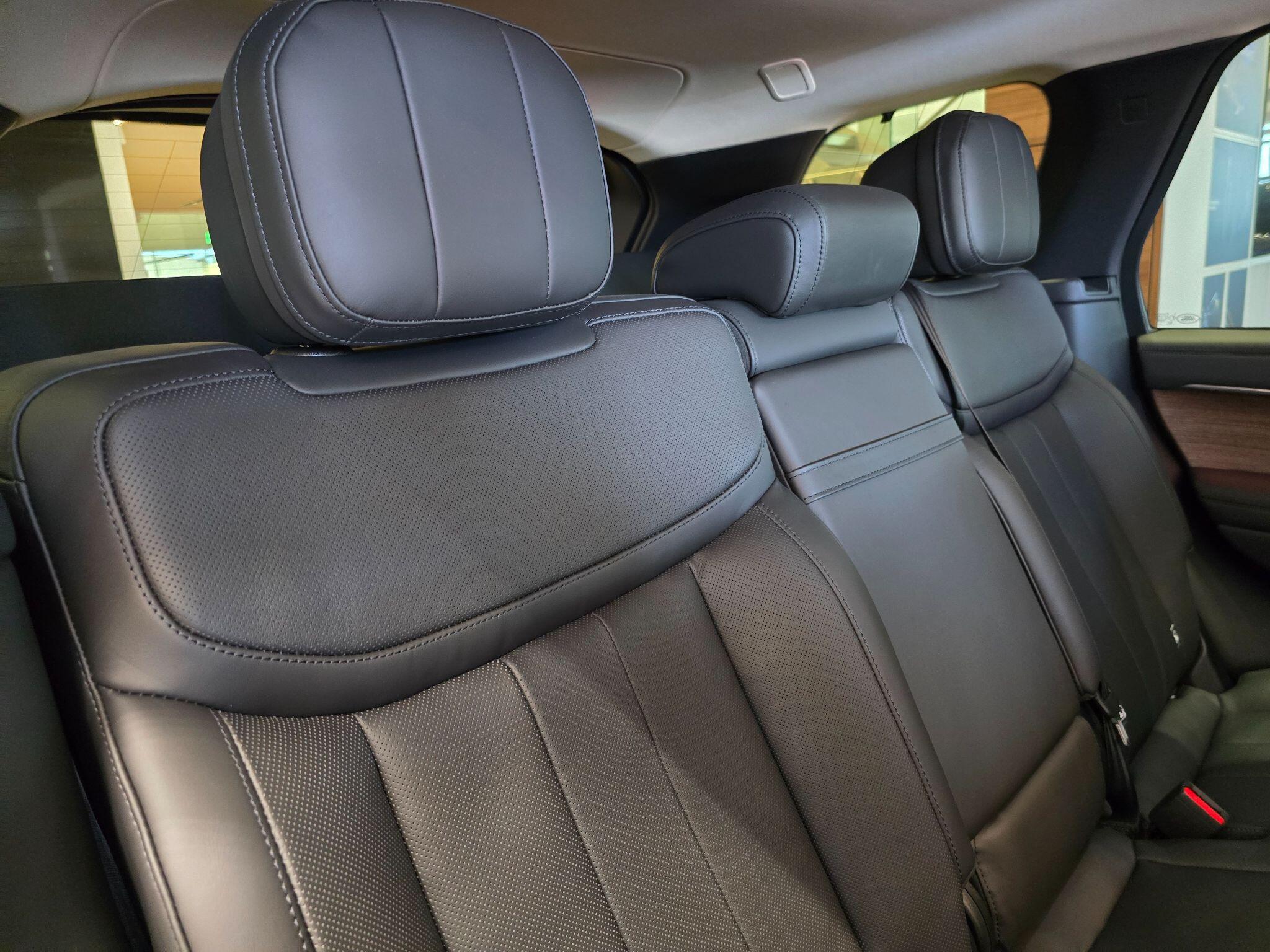 Land Rover Range Rover view 35