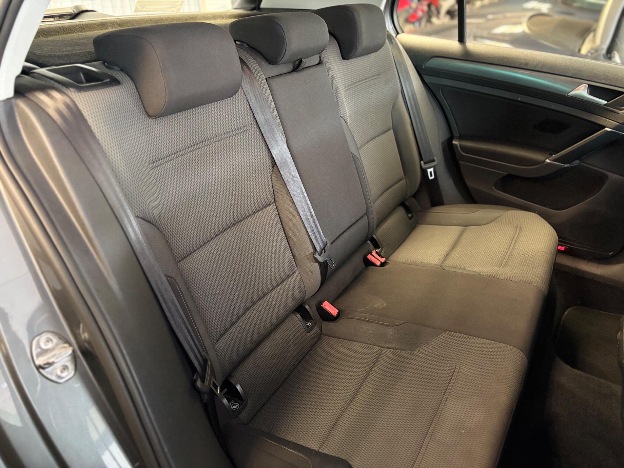 Volkswagen Golf view 25
