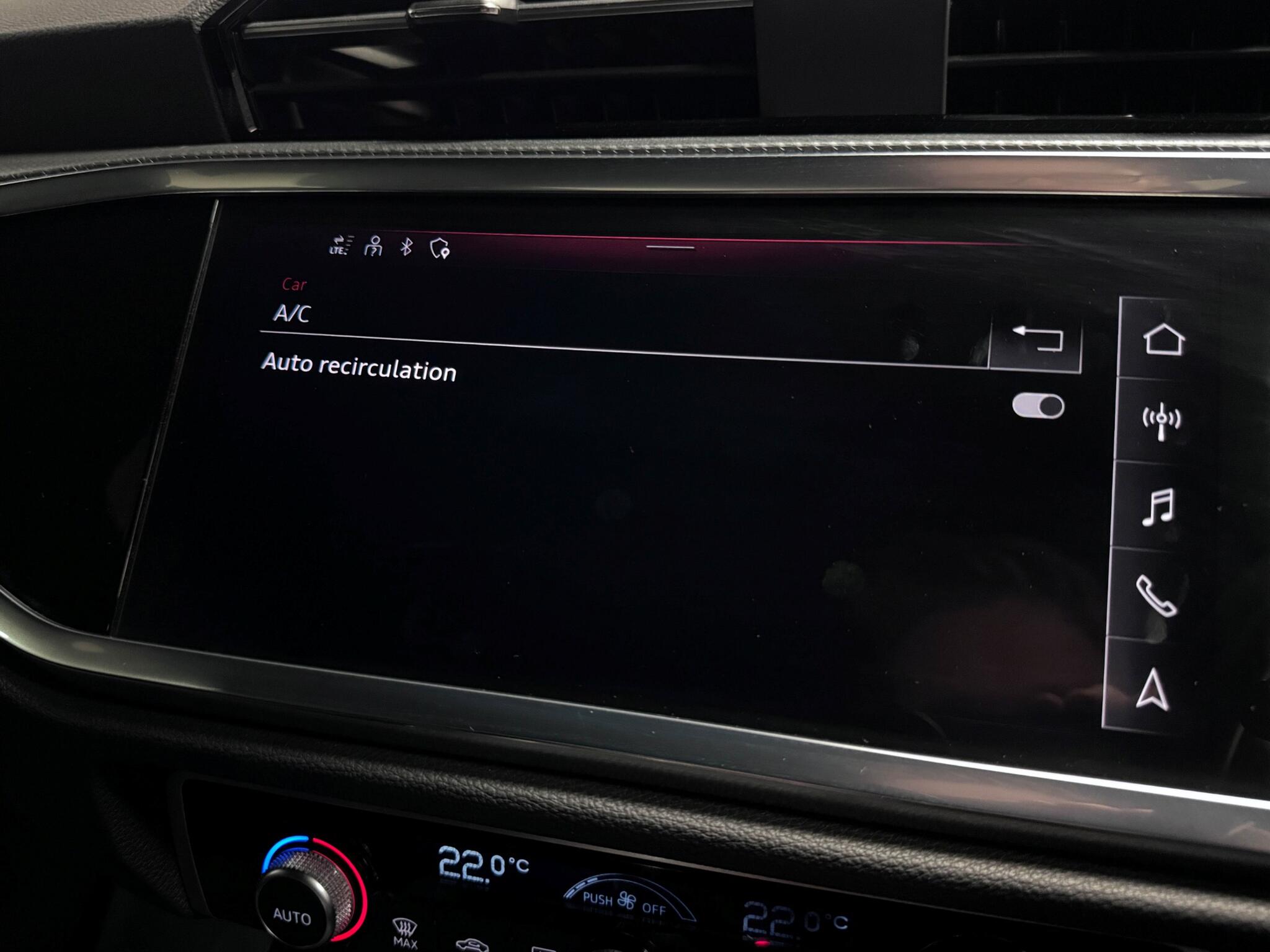 Audi Q3 view 45