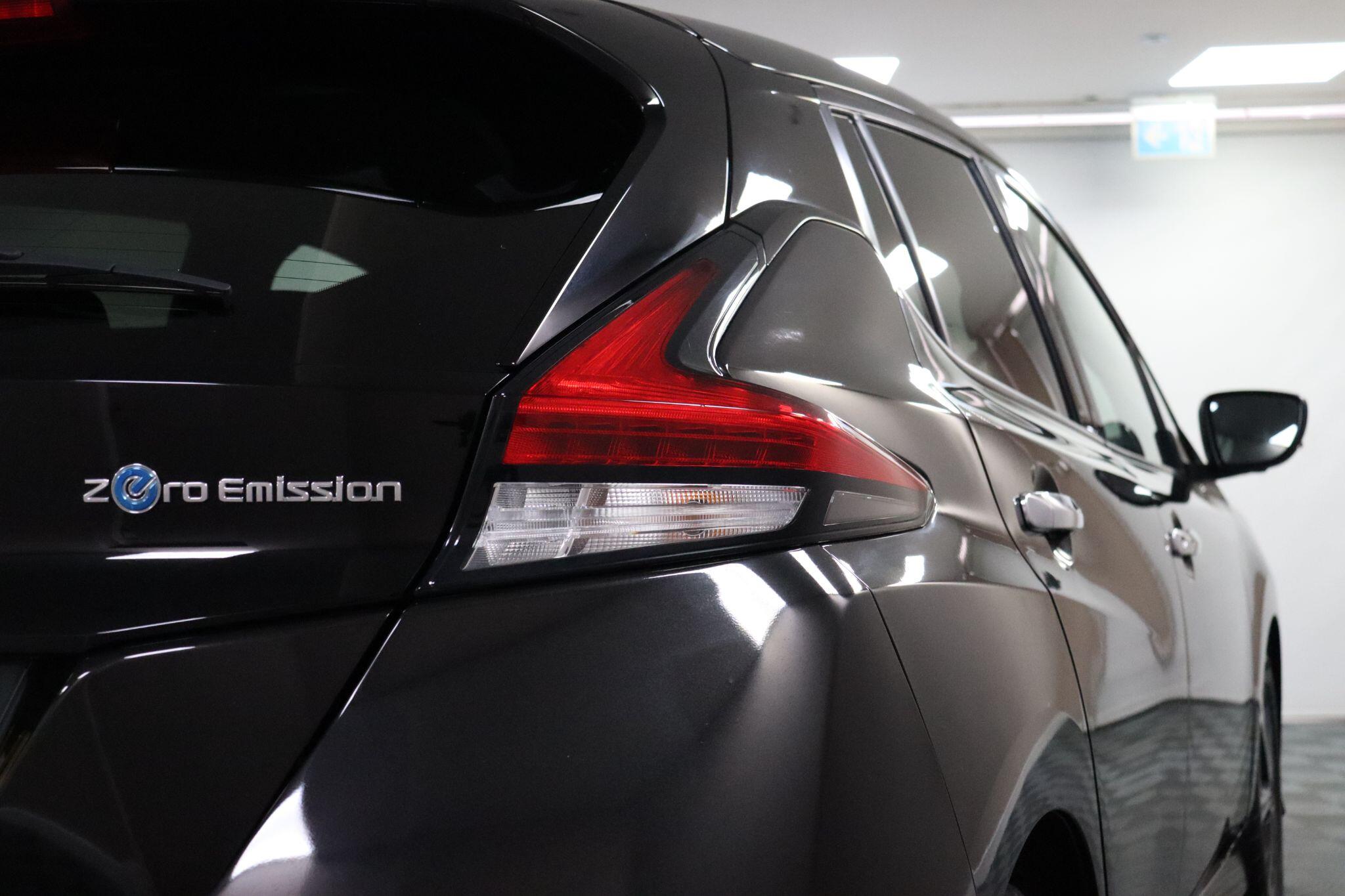 Nissan Leaf view 23