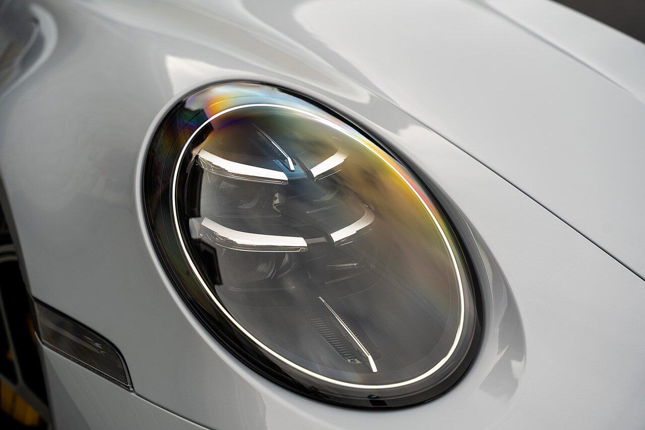 Porsche 911 view 39