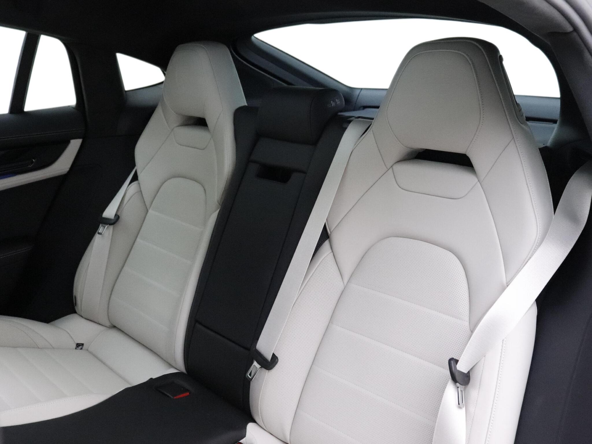 Porsche Panamera view 18