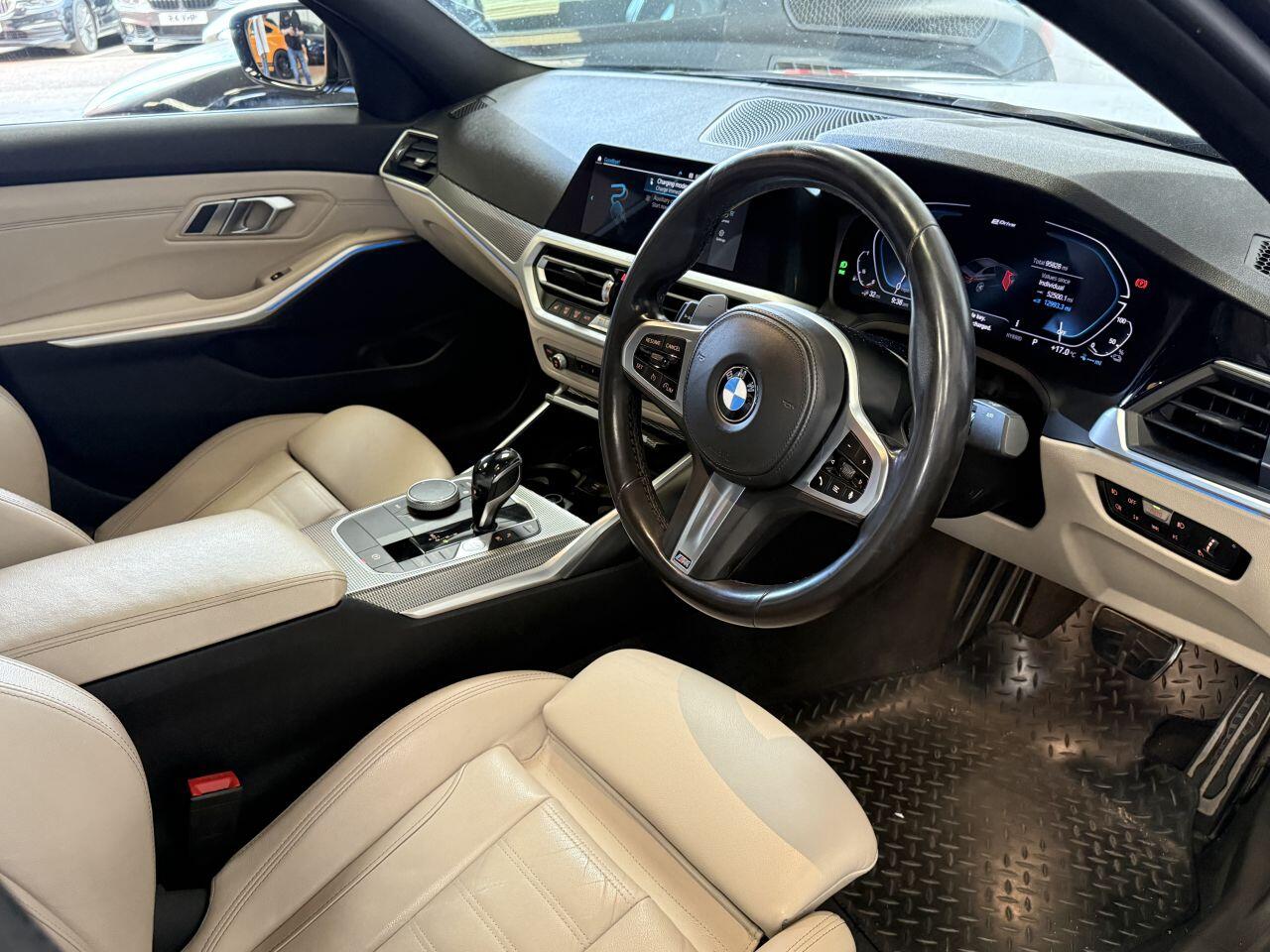 BMW 3 Series view 31