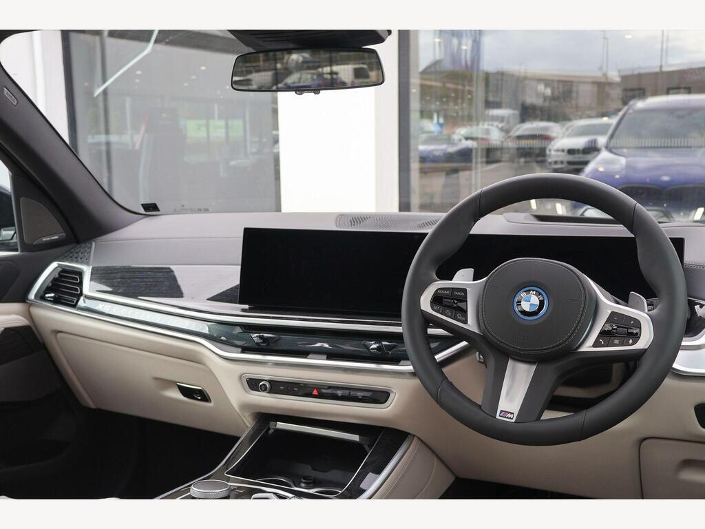 BMW X5 view 16