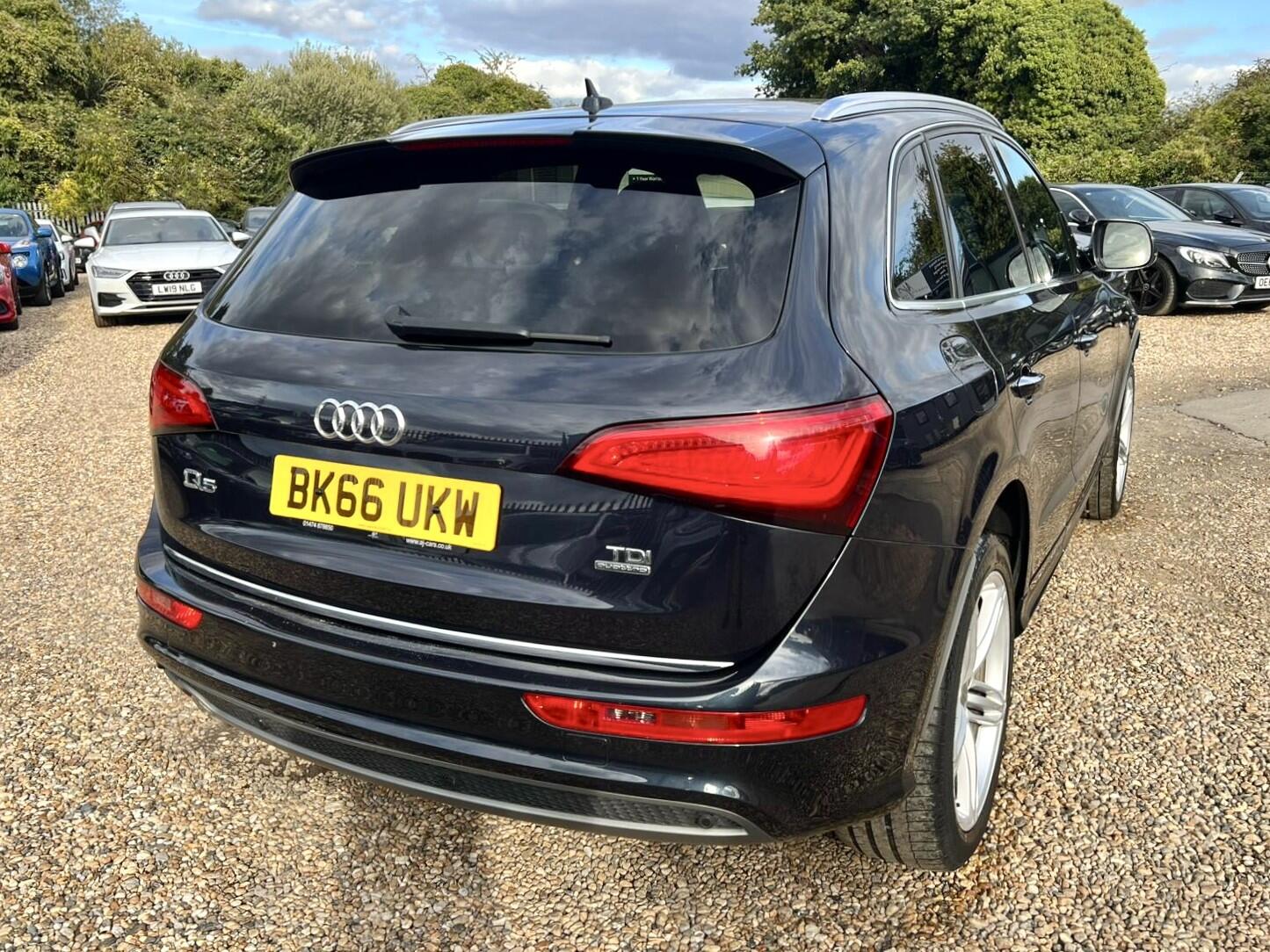 Audi Q5 view 5
