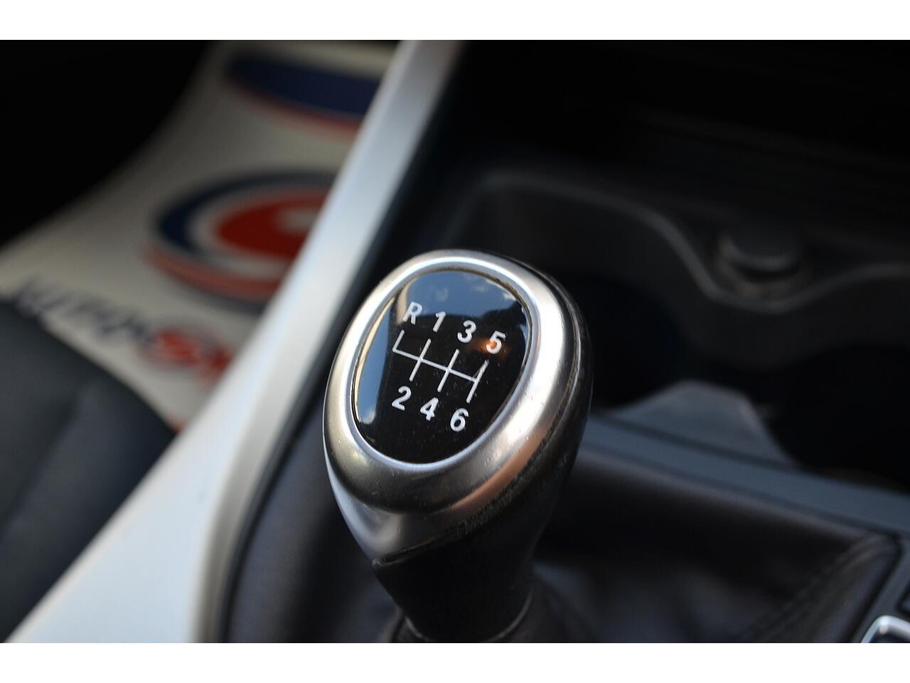 BMW 1 Series view 32