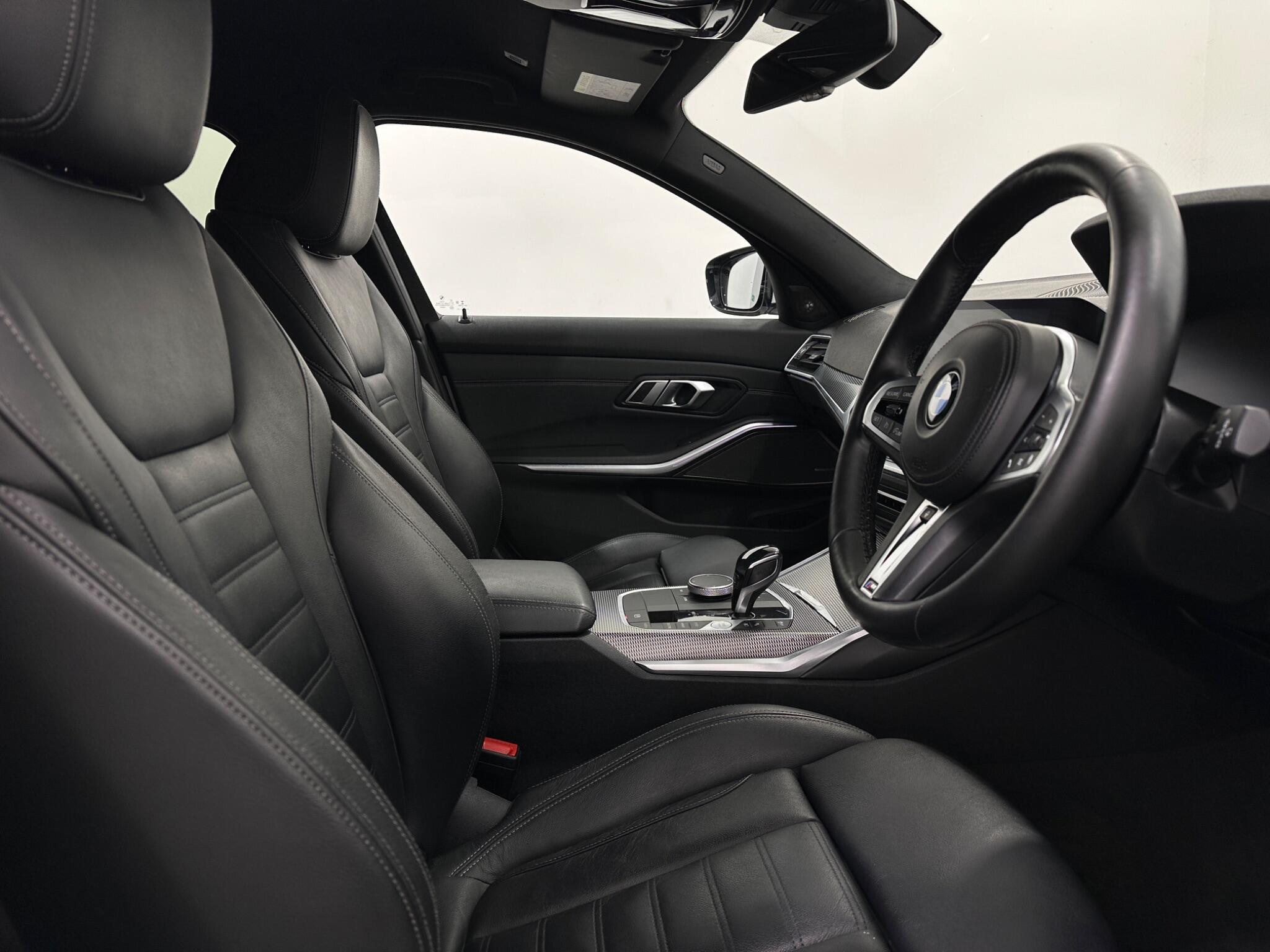 BMW 3 Series view 33