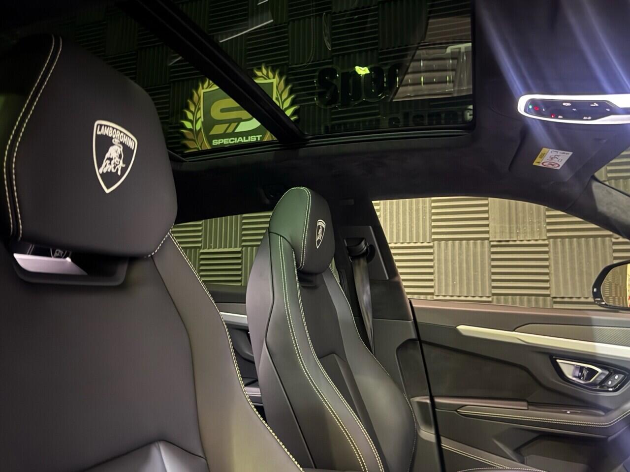 Lamborghini Urus view 12