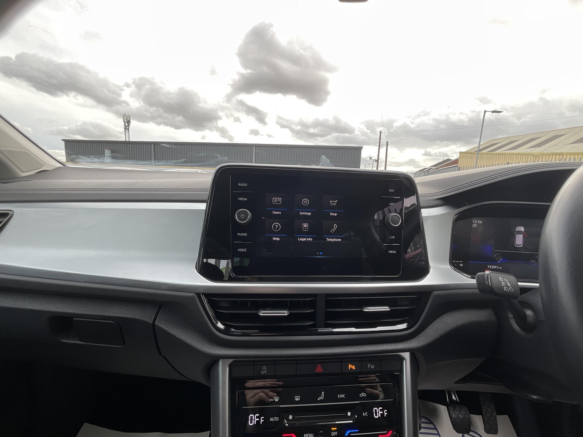 Volkswagen T-Roc view 30