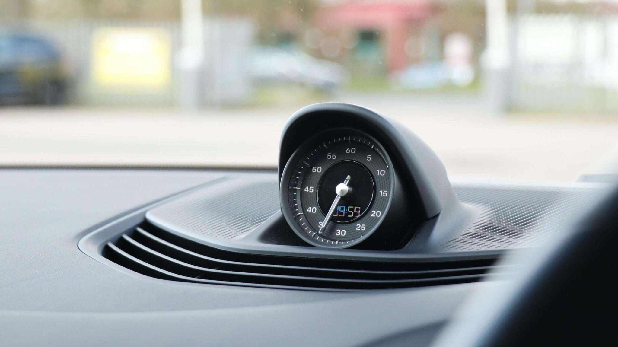 Porsche Taycan view 9